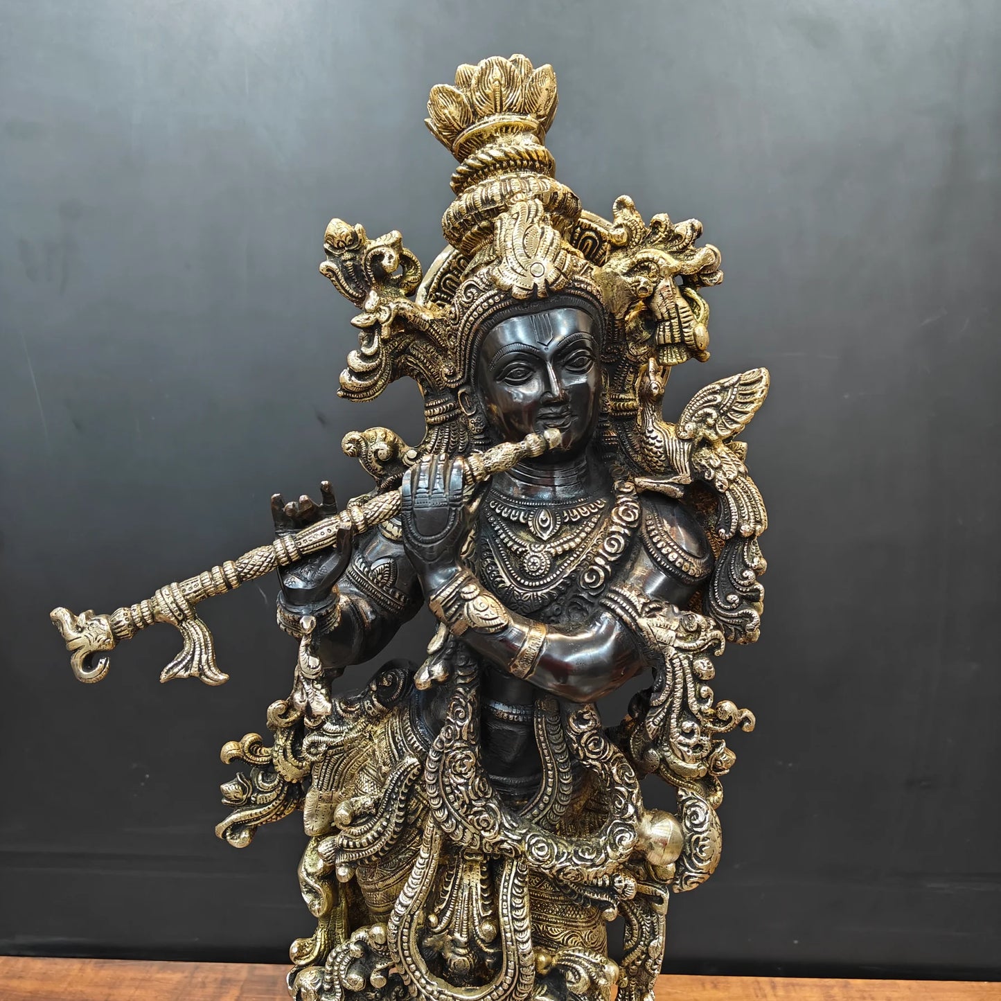 Brassaura® Brass Lord Krishna Playing Flute Idol | Handcrafted Standing Krishna Murti for Home Temple, Living Room & Office Décor | Antique Dual Tone Finish | Premium Brass Statue | 29 Inches | 16 Kg