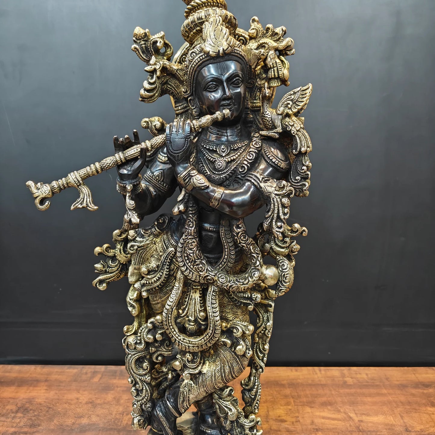 Brassaura® Brass Lord Krishna Playing Flute Idol | Handcrafted Standing Krishna Murti for Home Temple, Living Room & Office Décor | Antique Dual Tone Finish | Premium Brass Statue | 29 Inches | 16 Kg