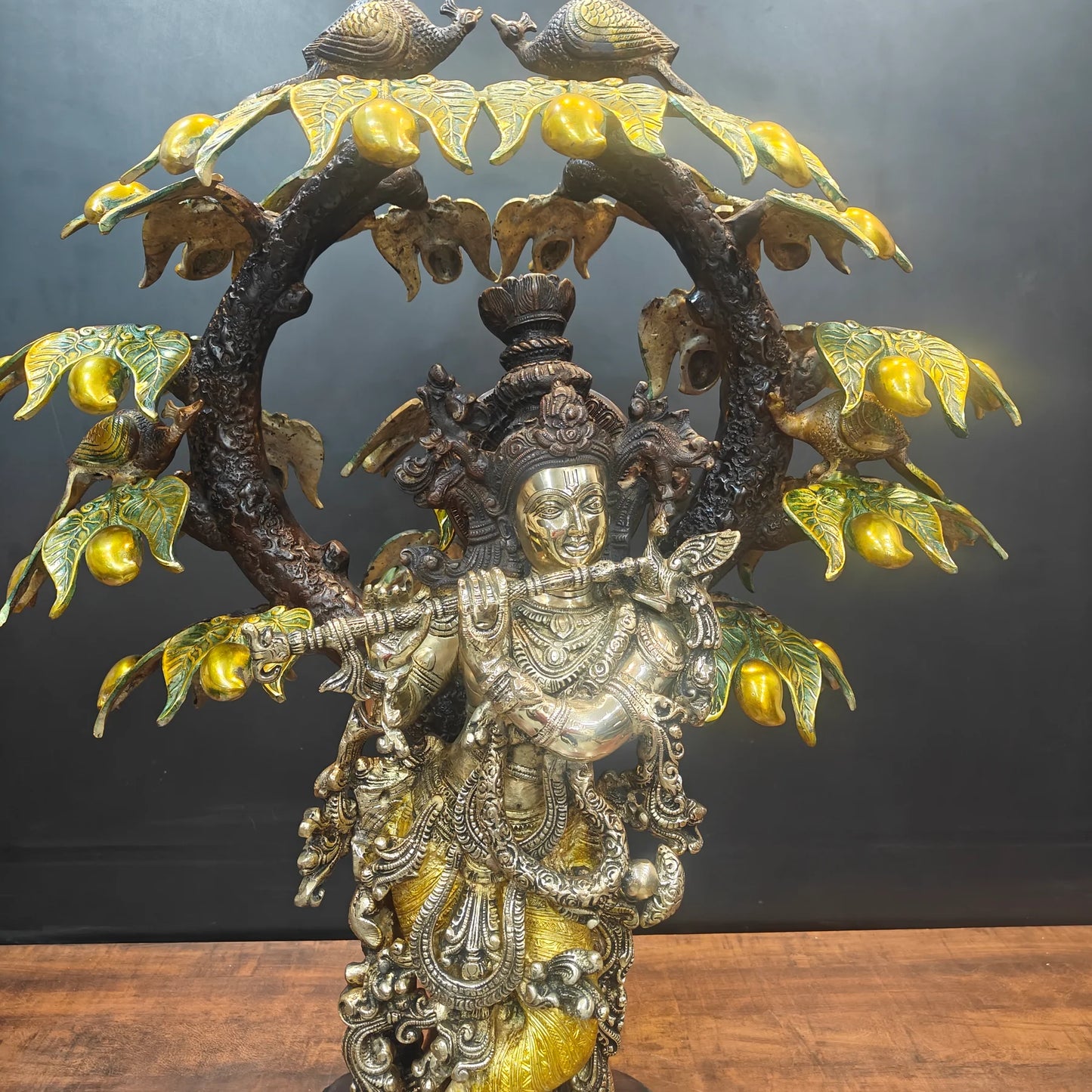 Brassaura® Brass Radha Krishna Under Kadamba Tree Idol | Handcrafted Krishna Playing Flute Statue for Home Temple, Living Room & Office Décor | Antique Dual Tone Finish | Premium Brass Murti | 33 Inches | 51 Kg