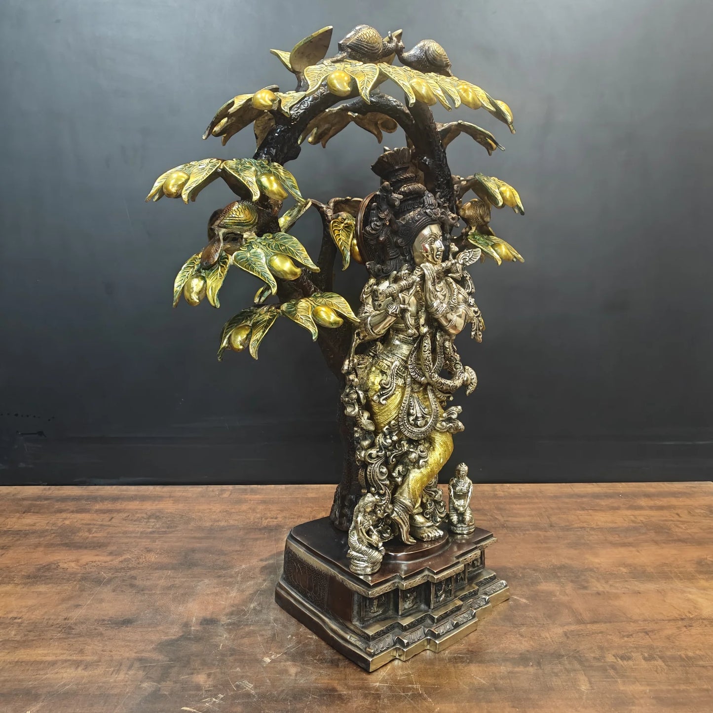 Brassaura® Brass Radha Krishna Under Kadamba Tree Idol | Handcrafted Krishna Playing Flute Statue for Home Temple, Living Room & Office Décor | Antique Dual Tone Finish | Premium Brass Murti | 33 Inches | 51 Kg
