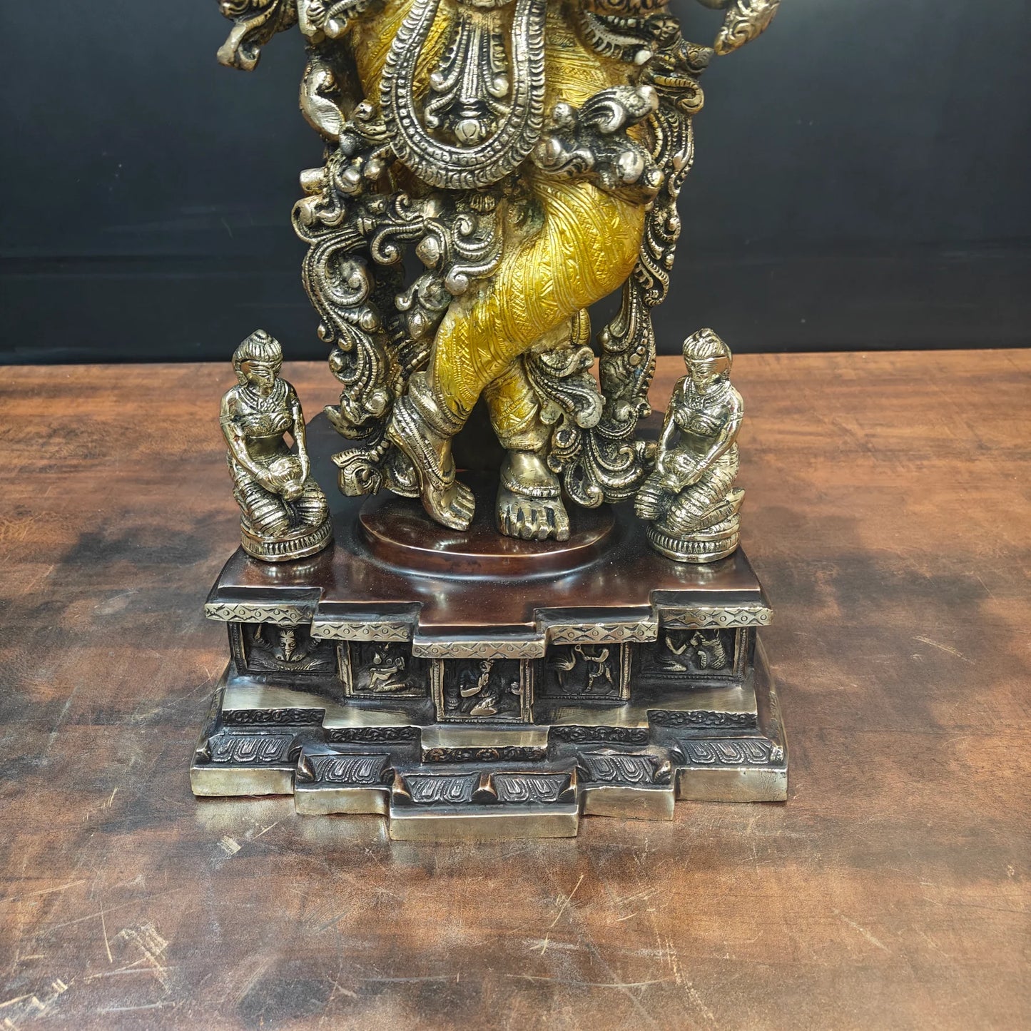 Brassaura® Brass Radha Krishna Under Kadamba Tree Idol | Handcrafted Krishna Playing Flute Statue for Home Temple, Living Room & Office Décor | Antique Dual Tone Finish | Premium Brass Murti | 33 Inches | 51 Kg