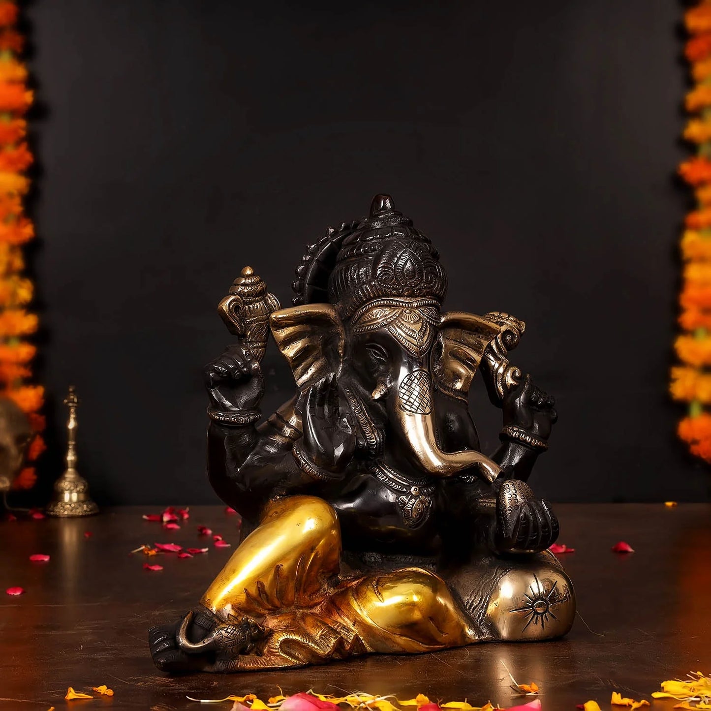 ब्रासोरा® वृंदावन वेणुगोपाल कृष्ण पीतल की प्रतिमा मोर के साथ | एंटीक नीला और सुनहरा रंग | ऊँचाई 20 इंच