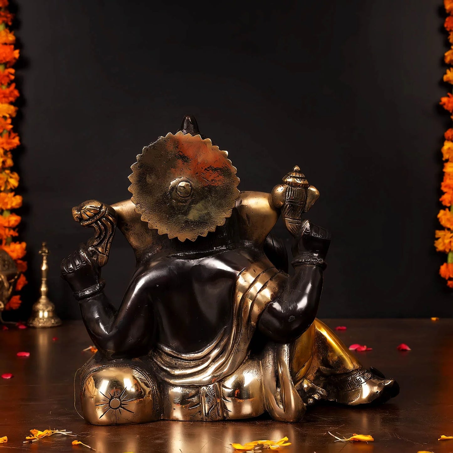 ब्रासोरा® वृंदावन वेणुगोपाल कृष्ण पीतल की प्रतिमा मोर के साथ | एंटीक नीला और सुनहरा रंग | ऊँचाई 20 इंच