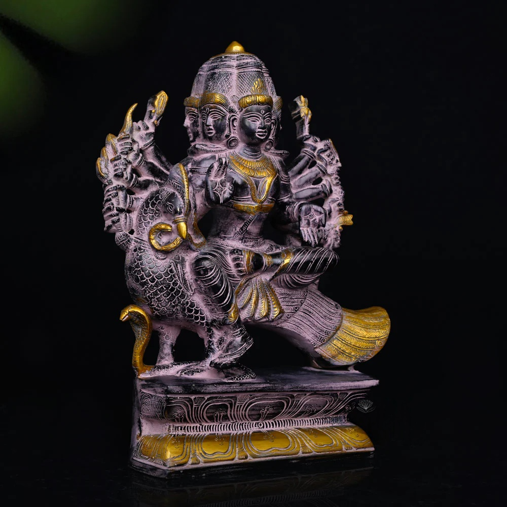 ब्रासोरा® वृंदावन वेणुगोपाल कृष्ण पीतल की प्रतिमा मोर के साथ | एंटीक नीला और सुनहरा रंग | ऊँचाई 20 इंच