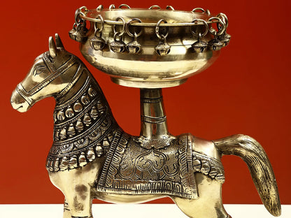 ब्रासोरा® रॉयल हॉर्स ब्रास अर्ली हैंगिंग बेल्स के साथ | शुद्ध पीतल | ऊंचाई 12 इंच और वजन 5.12 किलोग्राम