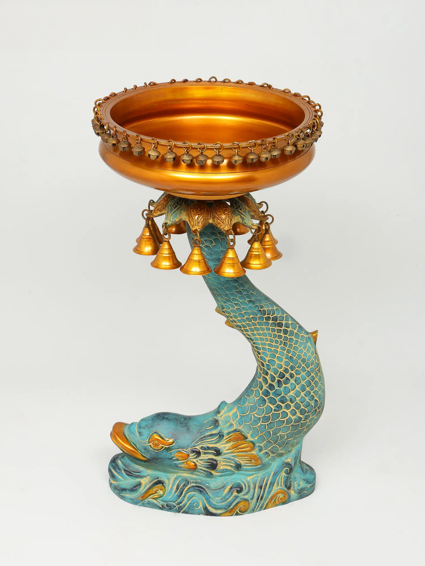 ब्रैसौरा® कोई फिश ब्रास उर्ली हैंगिंग बेल्स के साथ | शुद्ध पीतल | ऊंचाई 24 इंच और वज़न 15.60 किलोग्राम