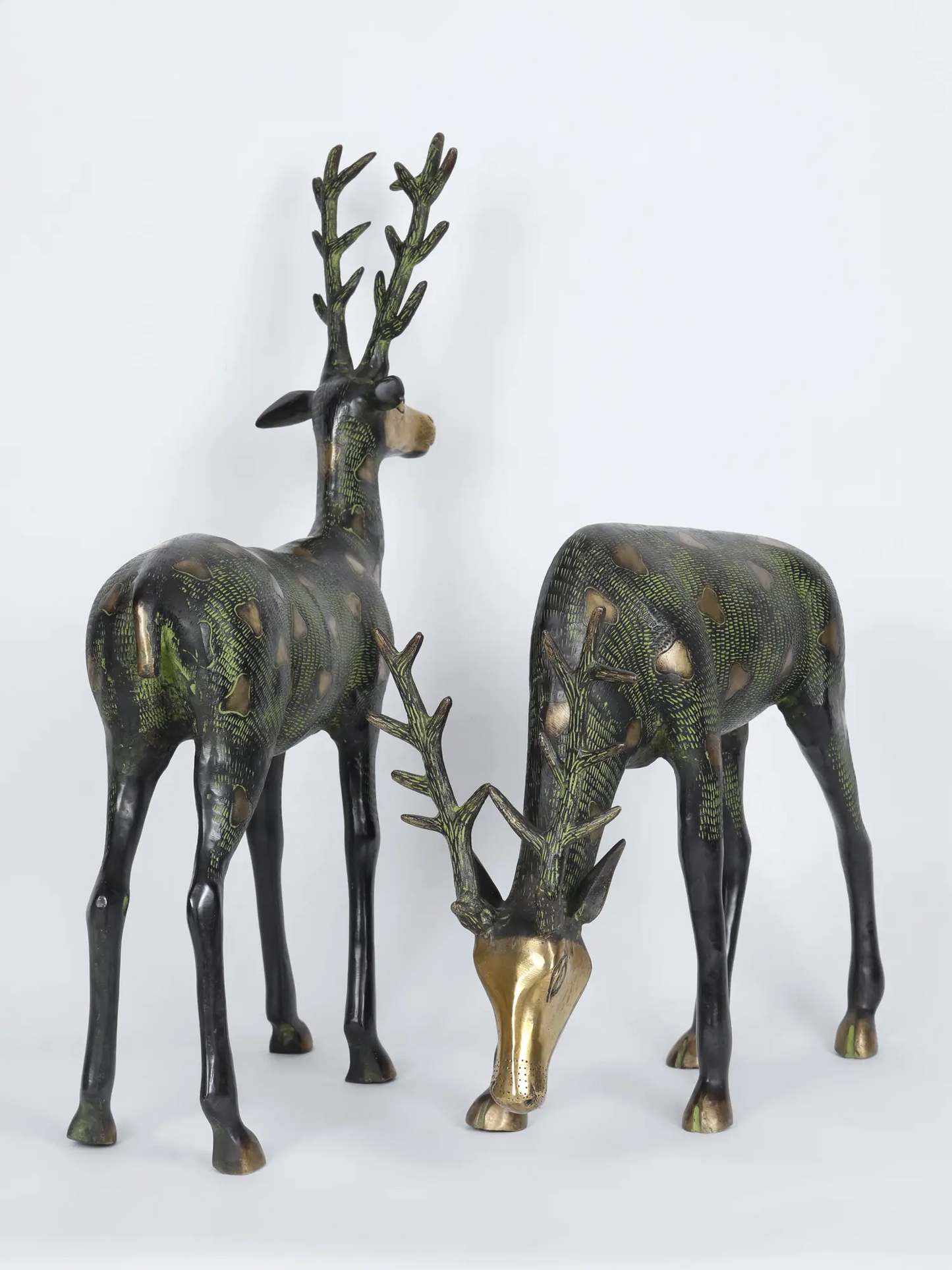 ब्रेसौरा® सजावटी पीतल हिरण युगल मूर्तिकला | शुद्ध पीतल | ऊंचाई 28 इंच और वज़न 23.35 किलोग्राम