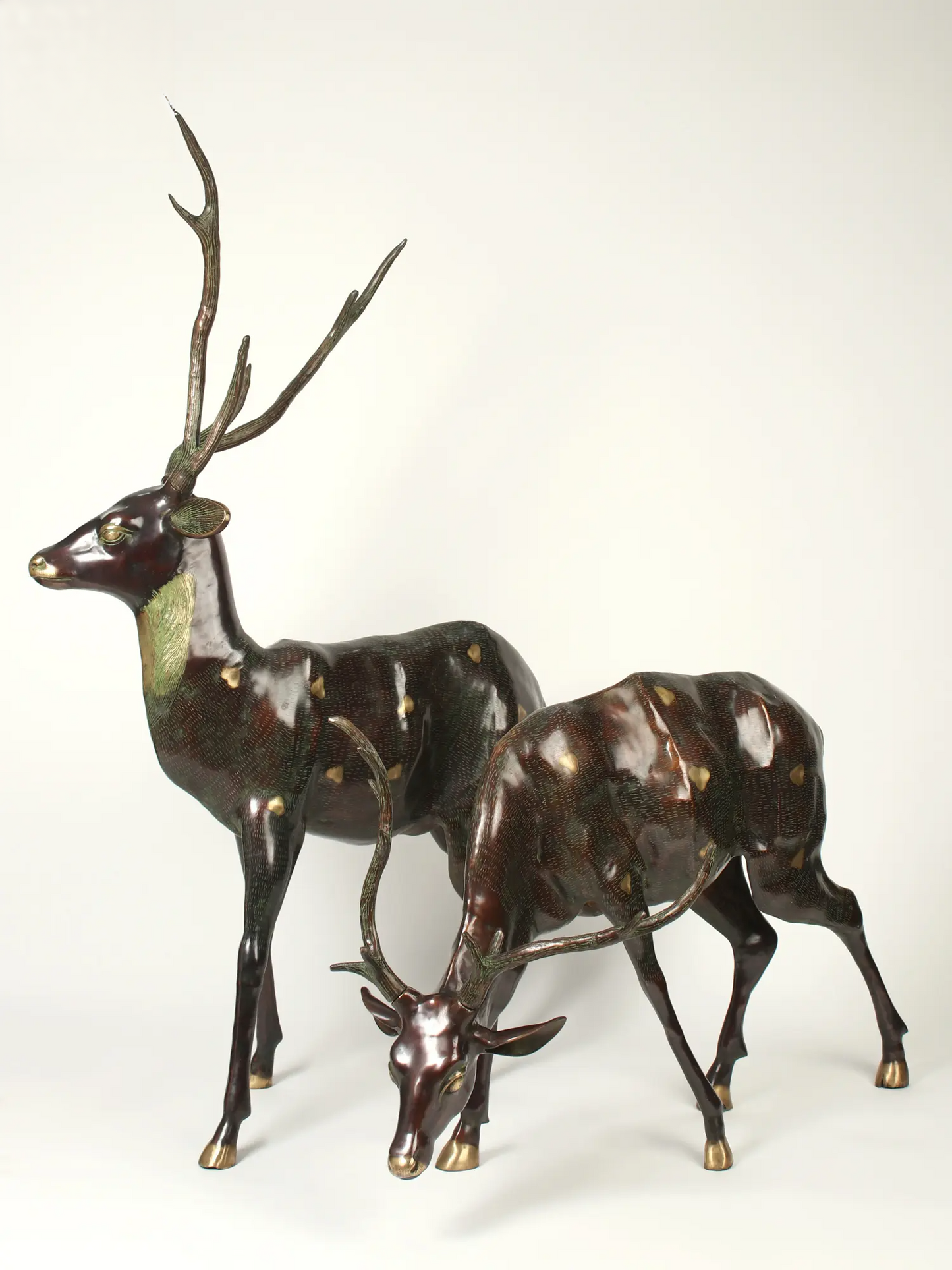 ब्रासुरा® बड़े हिरण के पीतल के मूर्तियों का जोड़ा | शुद्ध पीतल | ऊँचाई 63.8 इंच और वज़न 98.15 किग्रा