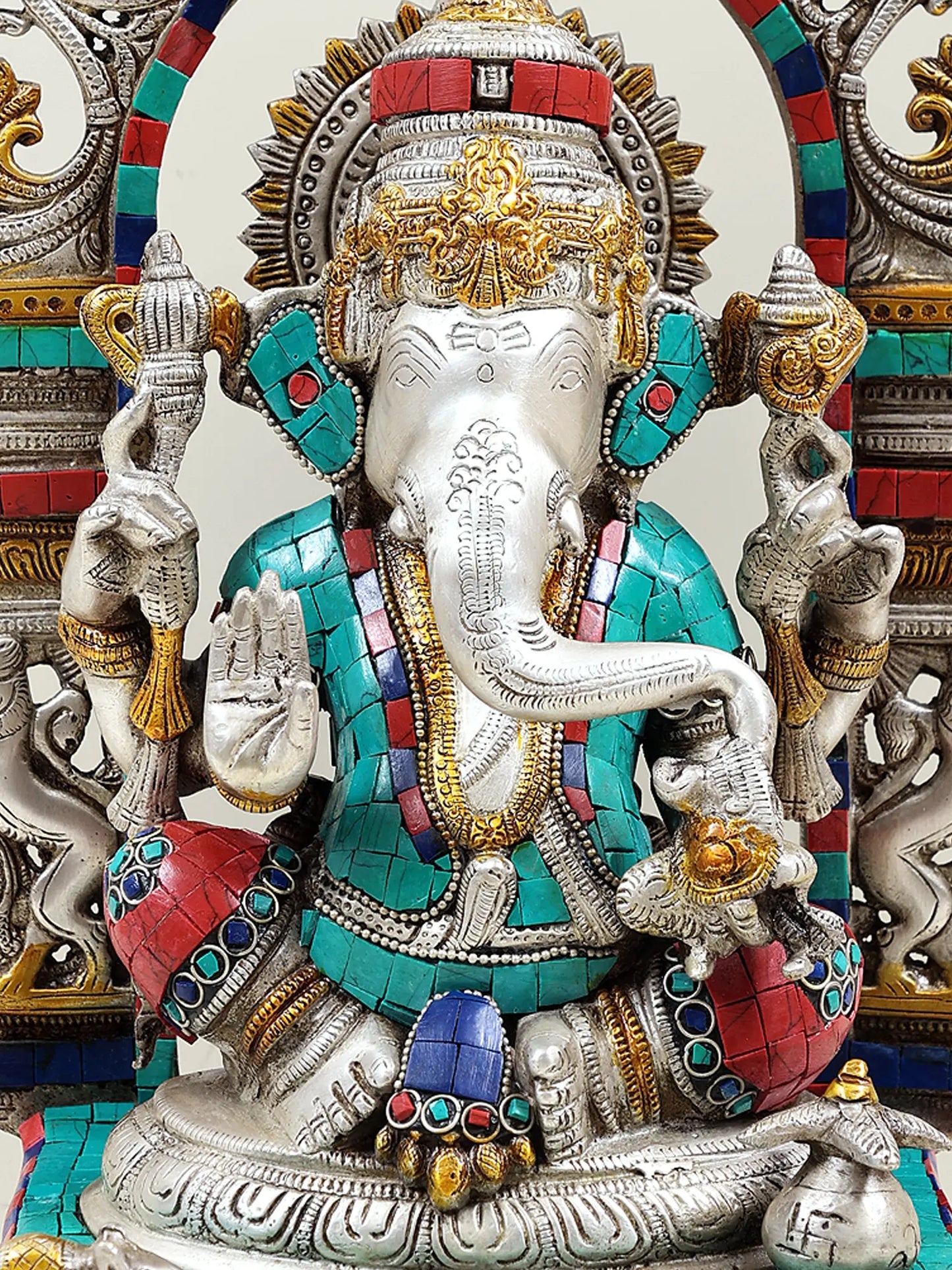 ब्रसौरा™ भगवान गणेश भव्य सिंहासन पर | इनले स्टोनवर्क के साथ पीतल | ऊंचाई 16 इंच और वजन 9.30 किलोग्राम