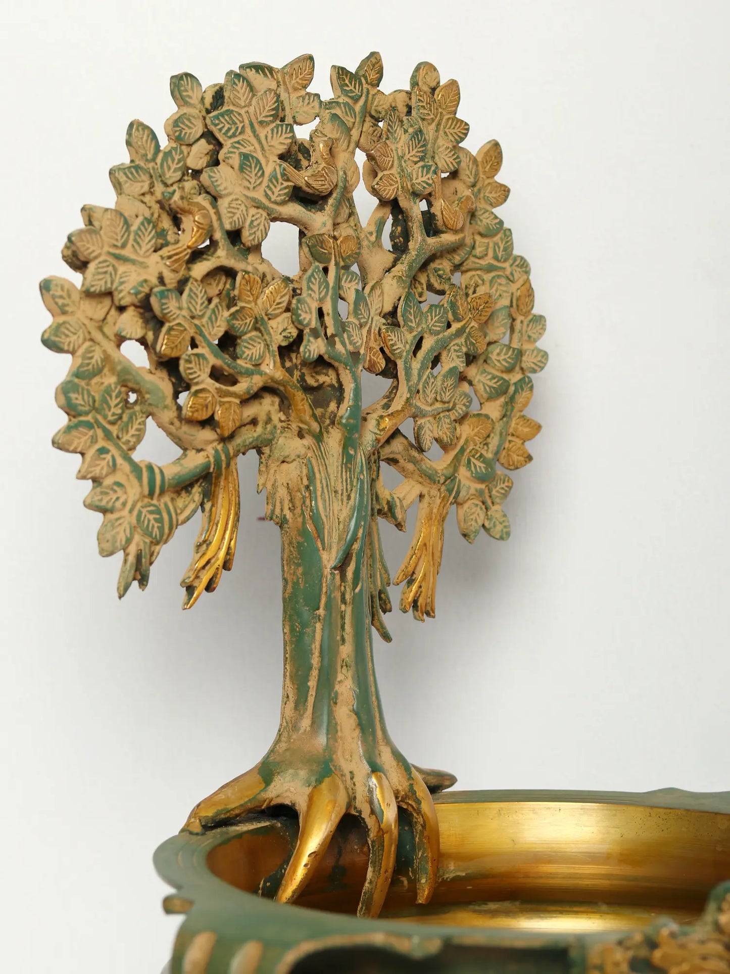 ब्रासौर® ब्रास ट्री उर्ली स्टैंड के साथ सजावटी बाउल | शुद्ध पीतल | ऊंचाई 15.5 इंच और वजन 6.20 किलोग्राम