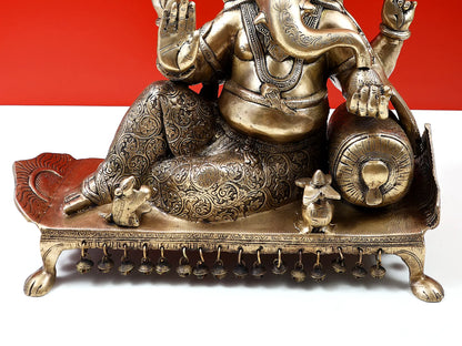 ब्रासौर्रा™ चौकी पर लेटे भगवान गणेश | शुद्ध पीतल की बैठी हुई मूर्ति | ऊंचाई 16 इंच