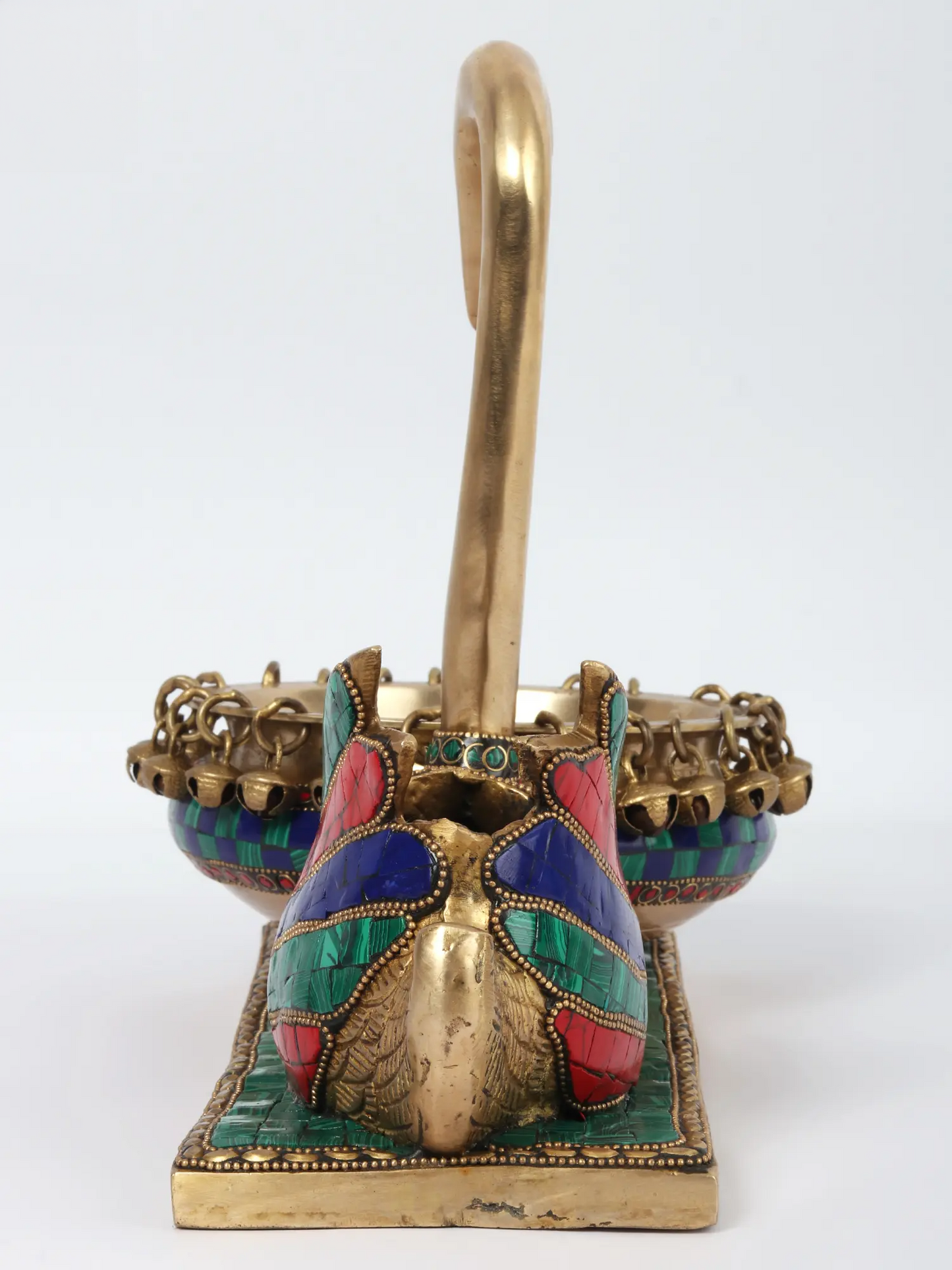 ब्रासौर® स्वान ब्रास उर्ली बाउल इनले वर्क और हैंगिंग बेल्स के साथ | शुद्ध पीतल | ऊंचाई 10 इंच और वज़न 4.19 किलोग्राम