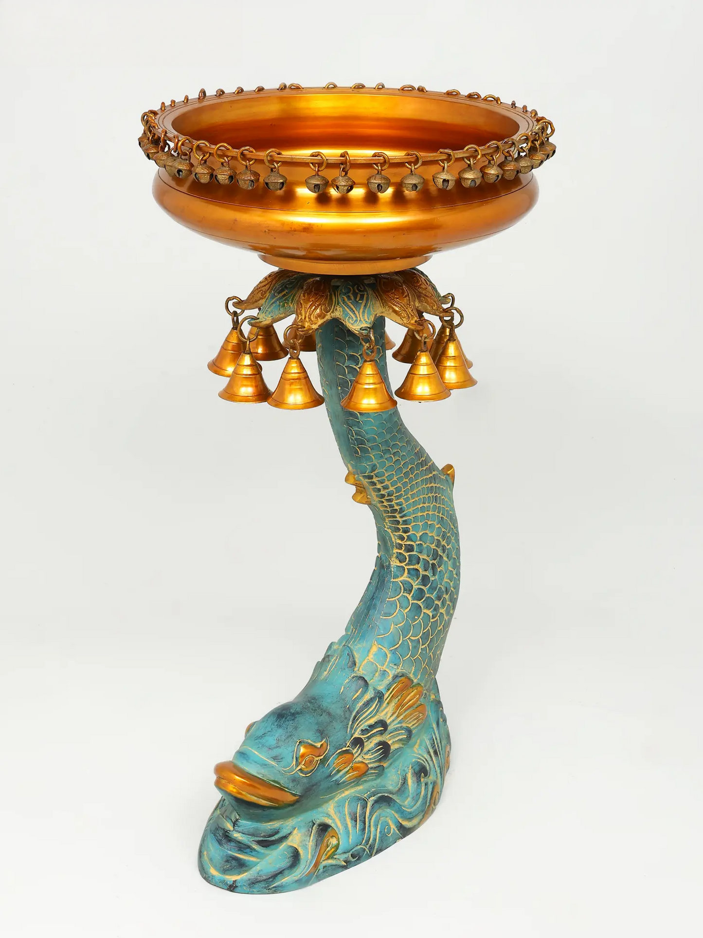 ब्रैसौरा® कोई फिश ब्रास उर्ली हैंगिंग बेल्स के साथ | शुद्ध पीतल | ऊंचाई 24 इंच और वज़न 15.60 किलोग्राम