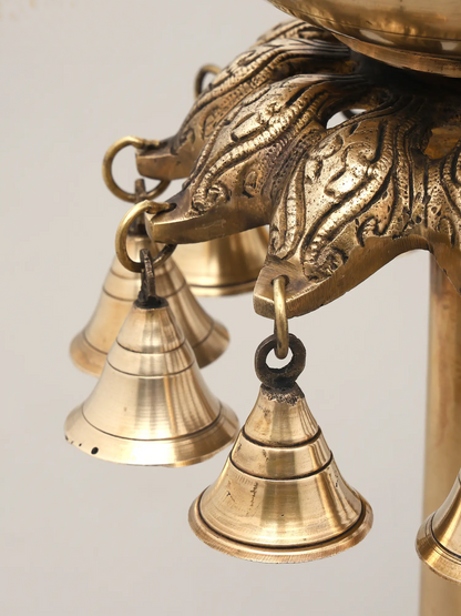 ब्रासौड़ा® ब्रास उर्ली बाउल हैंगिंग बेल्स स्टैंड के साथ | शुद्ध पीतल | ऊंचाई 16 इंच और वज़न 4.03 किलोग्राम