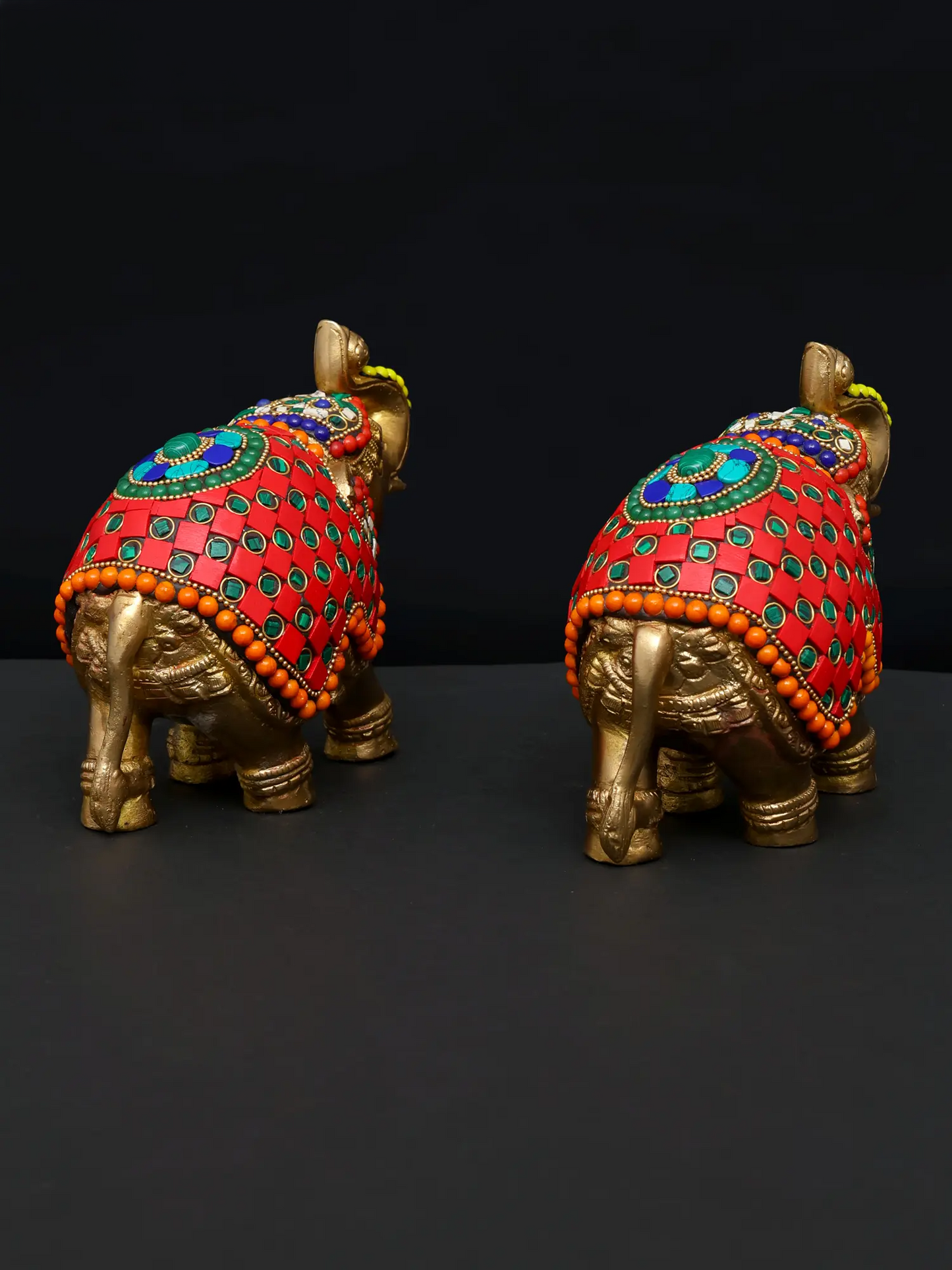 ब्रासौर® मल्टीकलर इनले वर्क के साथ हाथी की पीतल की मूर्तियों का जोड़ा | शुद्ध पीतल | ऊंचाई 5.5 इंच और वजन 3.53 किलोग्राम