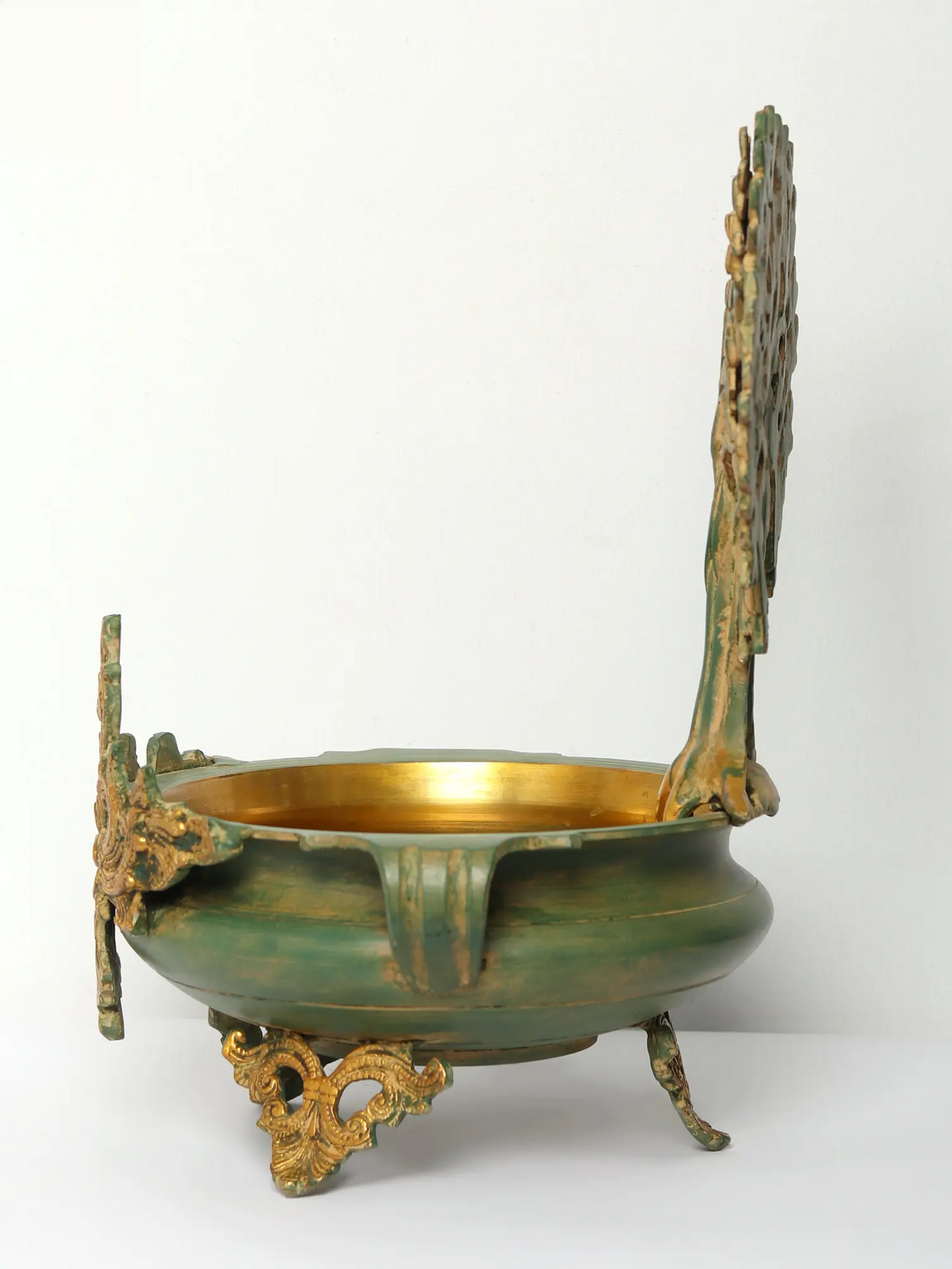 ब्रासौर® ब्रास ट्री उर्ली स्टैंड के साथ सजावटी बाउल | शुद्ध पीतल | ऊंचाई 15.5 इंच और वजन 6.20 किलोग्राम