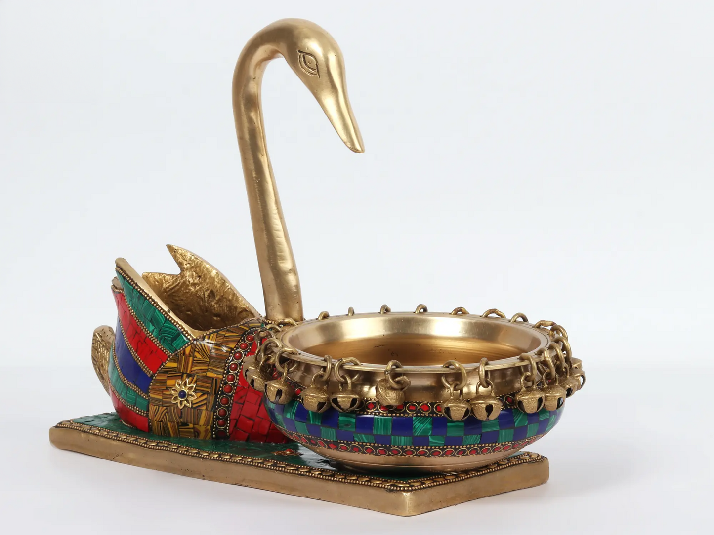 ब्रासौर® स्वान ब्रास उर्ली बाउल इनले वर्क और हैंगिंग बेल्स के साथ | शुद्ध पीतल | ऊंचाई 10 इंच और वज़न 4.19 किलोग्राम