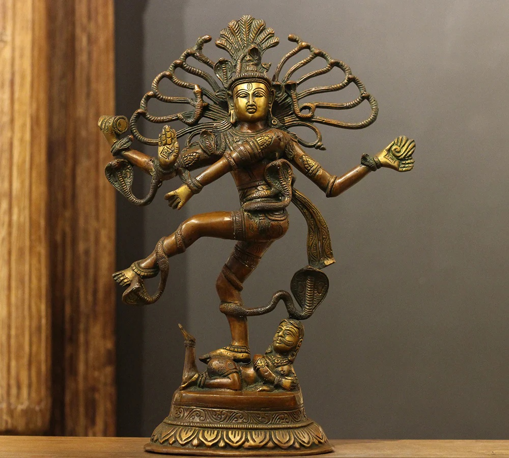 ब्रासोरा® वृंदावन वेणुगोपाल कृष्ण पीतल की प्रतिमा मोर के साथ | एंटीक नीला और सुनहरा रंग | ऊँचाई 20 इंच