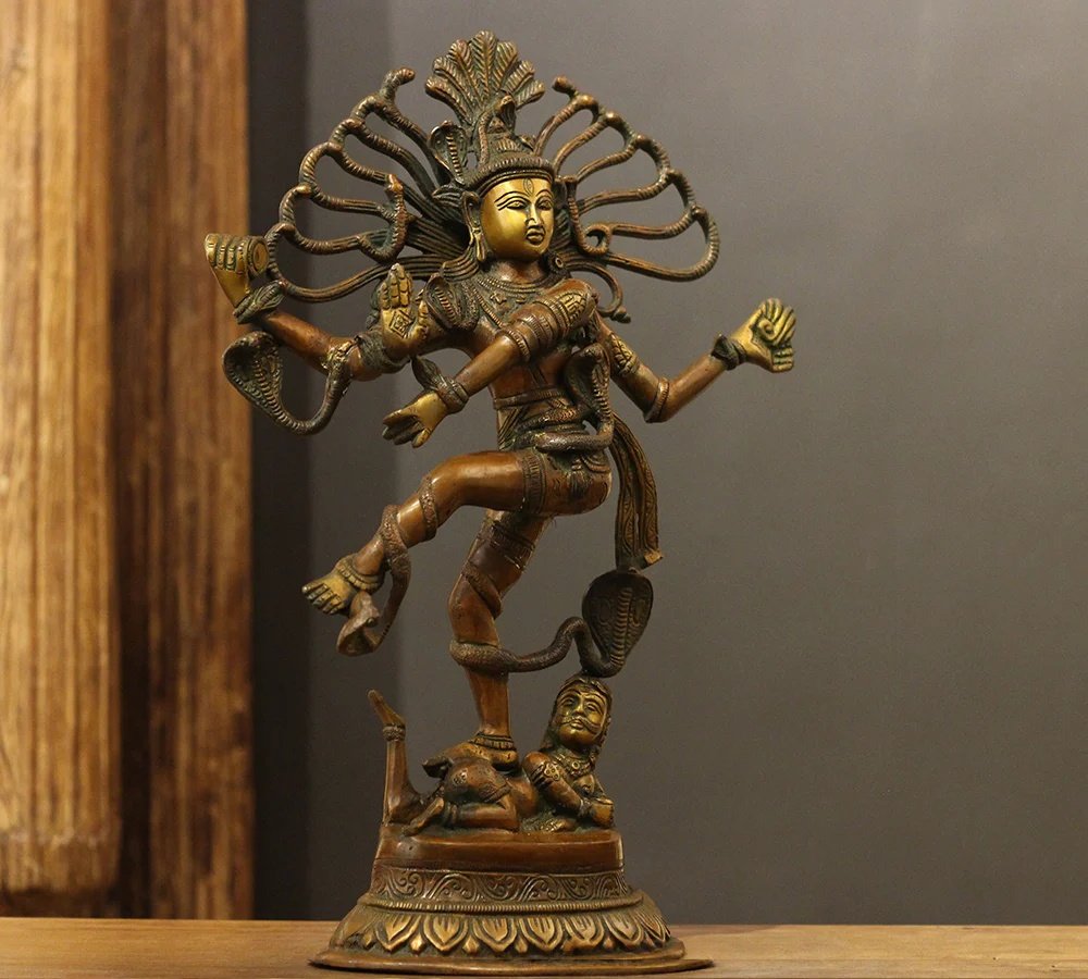 ब्रासोरा® वृंदावन वेणुगोपाल कृष्ण पीतल की प्रतिमा मोर के साथ | एंटीक नीला और सुनहरा रंग | ऊँचाई 20 इंच