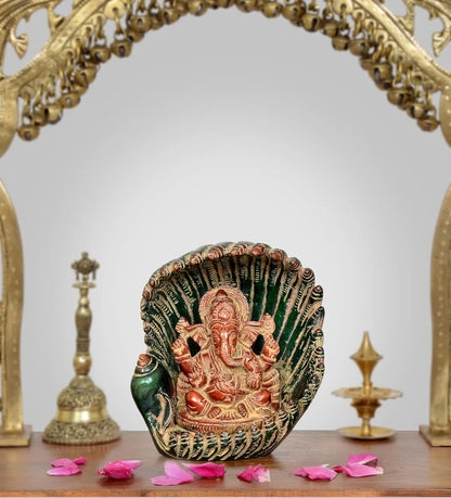 ब्रासोरा® वृंदावन वेणुगोपाल कृष्ण पीतल की प्रतिमा मोर के साथ | एंटीक नीला और सुनहरा रंग | ऊँचाई 20 इंच