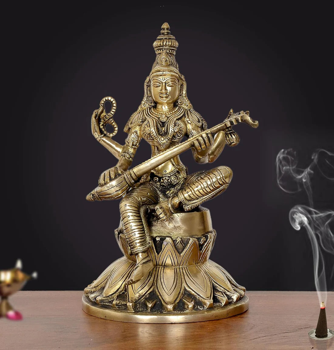 ब्रासोरा® वृंदावन वेणुगोपाल कृष्ण पीतल की प्रतिमा मोर के साथ | एंटीक नीला और सुनहरा रंग | ऊँचाई 20 इंच