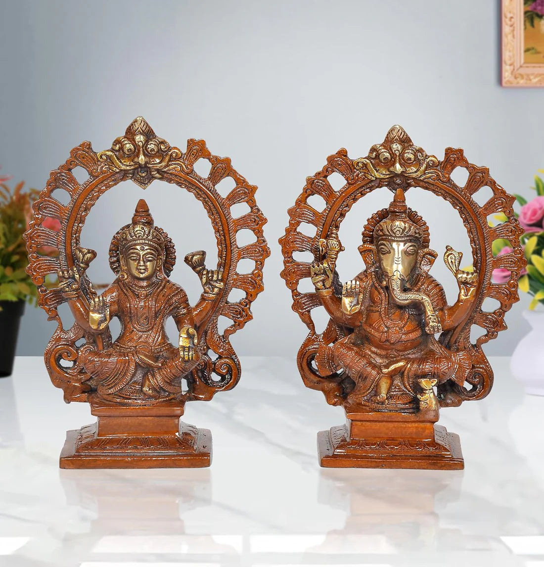 ब्रासोरा® वृंदावन वेणुगोपाल कृष्ण पीतल की प्रतिमा मोर के साथ | एंटीक नीला और सुनहरा रंग | ऊँचाई 20 इंच