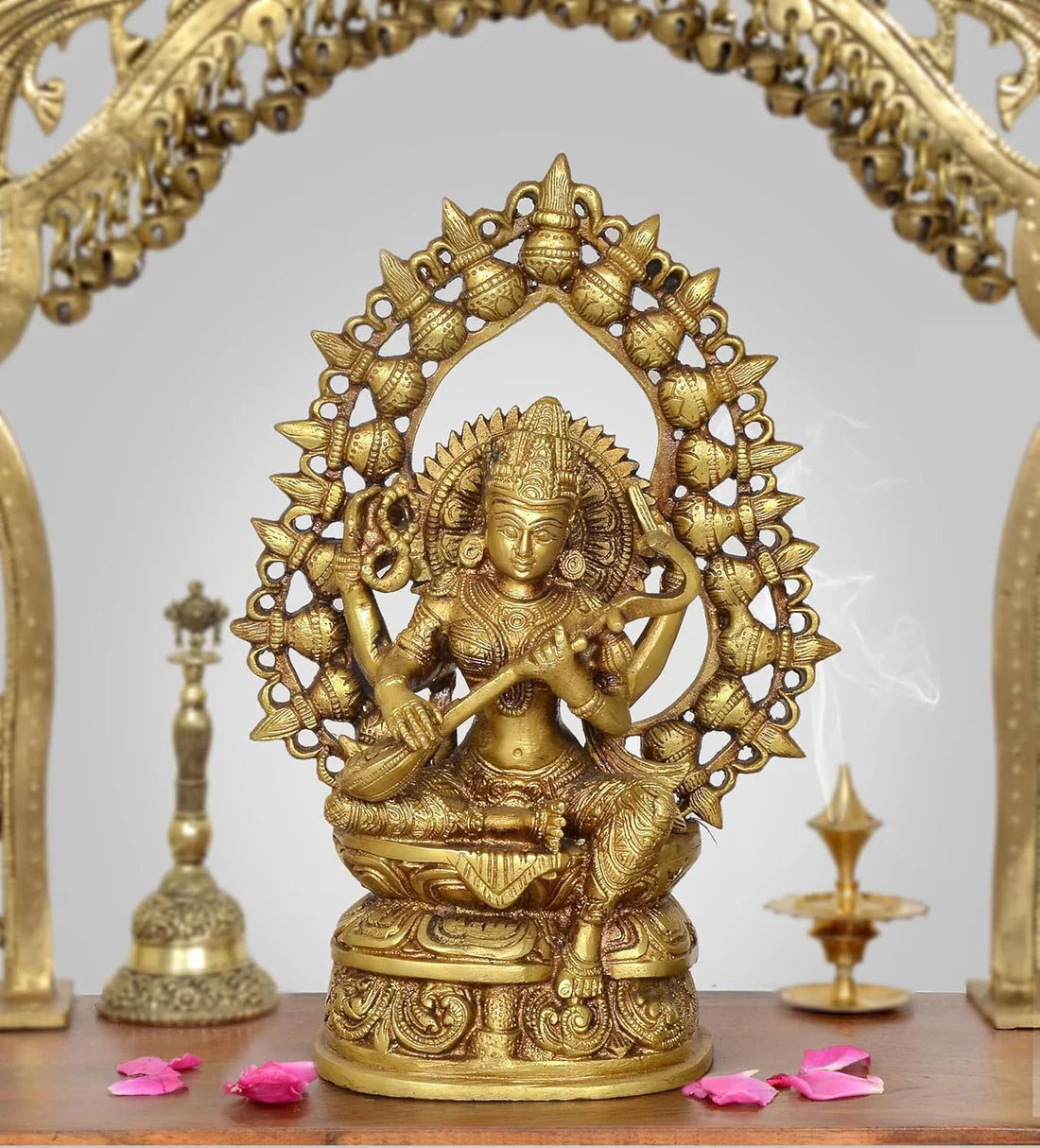 ब्रासोरा® वृंदावन वेणुगोपाल कृष्ण पीतल की प्रतिमा मोर के साथ | एंटीक नीला और सुनहरा रंग | ऊँचाई 20 इंच