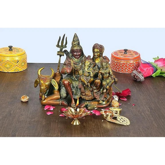 ब्रासोरा® वृंदावन वेणुगोपाल कृष्ण पीतल की प्रतिमा मोर के साथ | एंटीक नीला और सुनहरा रंग | ऊँचाई 20 इंच