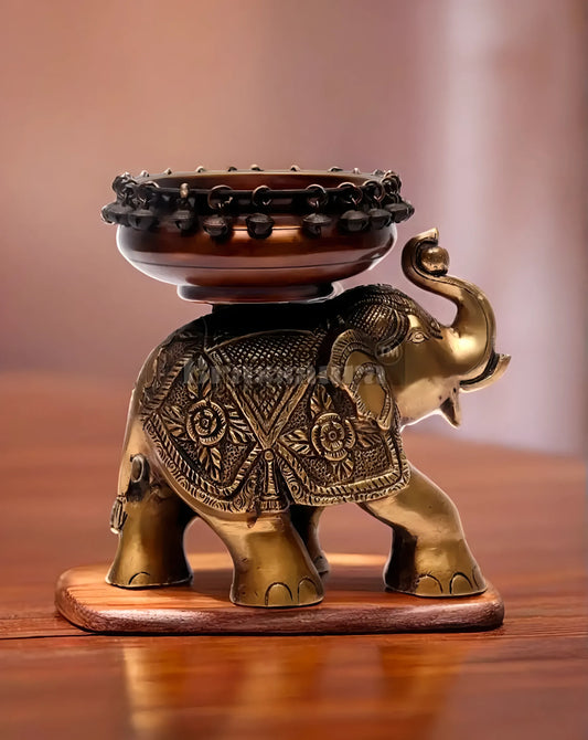 Brassaura™ Classic Brass Urli Bowl – 3 kgs, 7.5 Inches Height – Traditional Flower & Diya Bowl for Home Decor