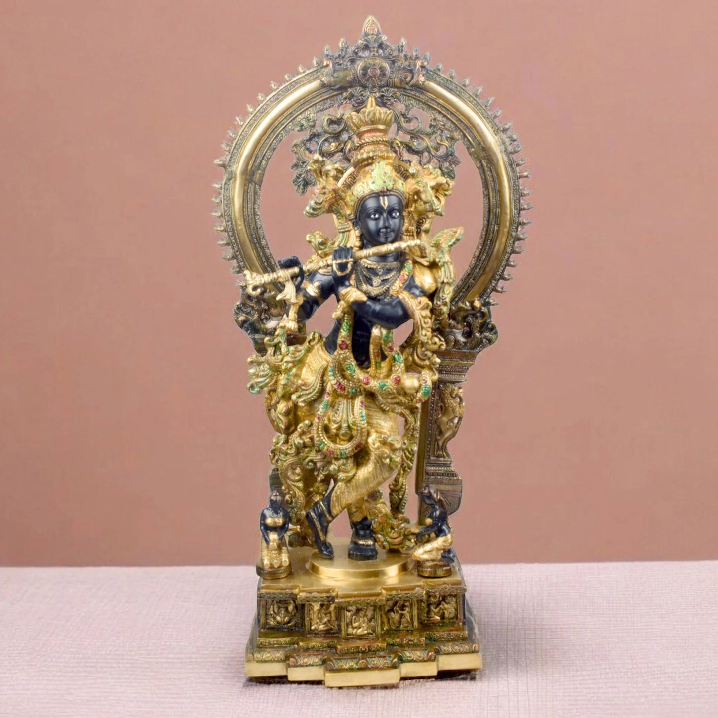 ब्रासोरा® वृंदावन वेणुगोपाल कृष्ण पीतल की प्रतिमा मोर के साथ | एंटीक नीला और सुनहरा रंग | ऊँचाई 20 इंच
