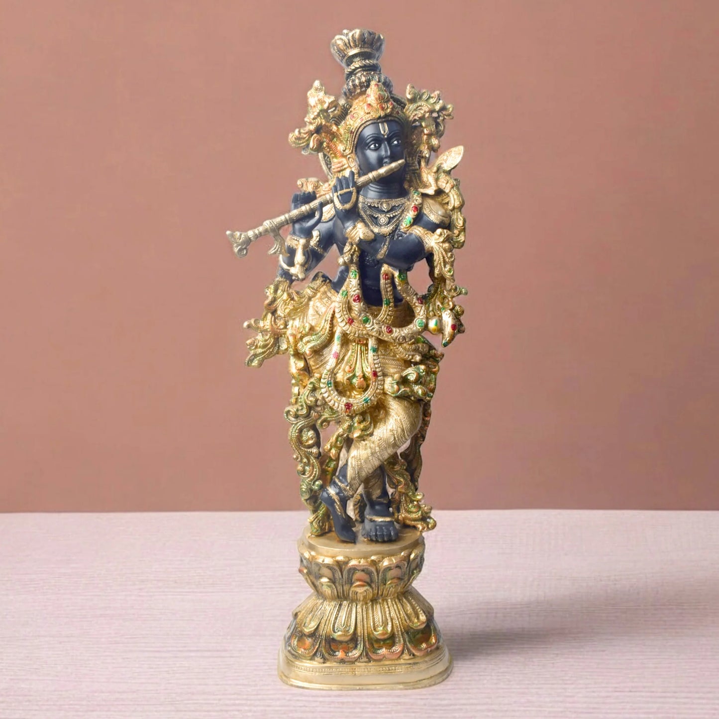 ब्रासोरा® वृंदावन वेणुगोपाल कृष्ण पीतल की प्रतिमा मोर के साथ | एंटीक नीला और सुनहरा रंग | ऊँचाई 20 इंच