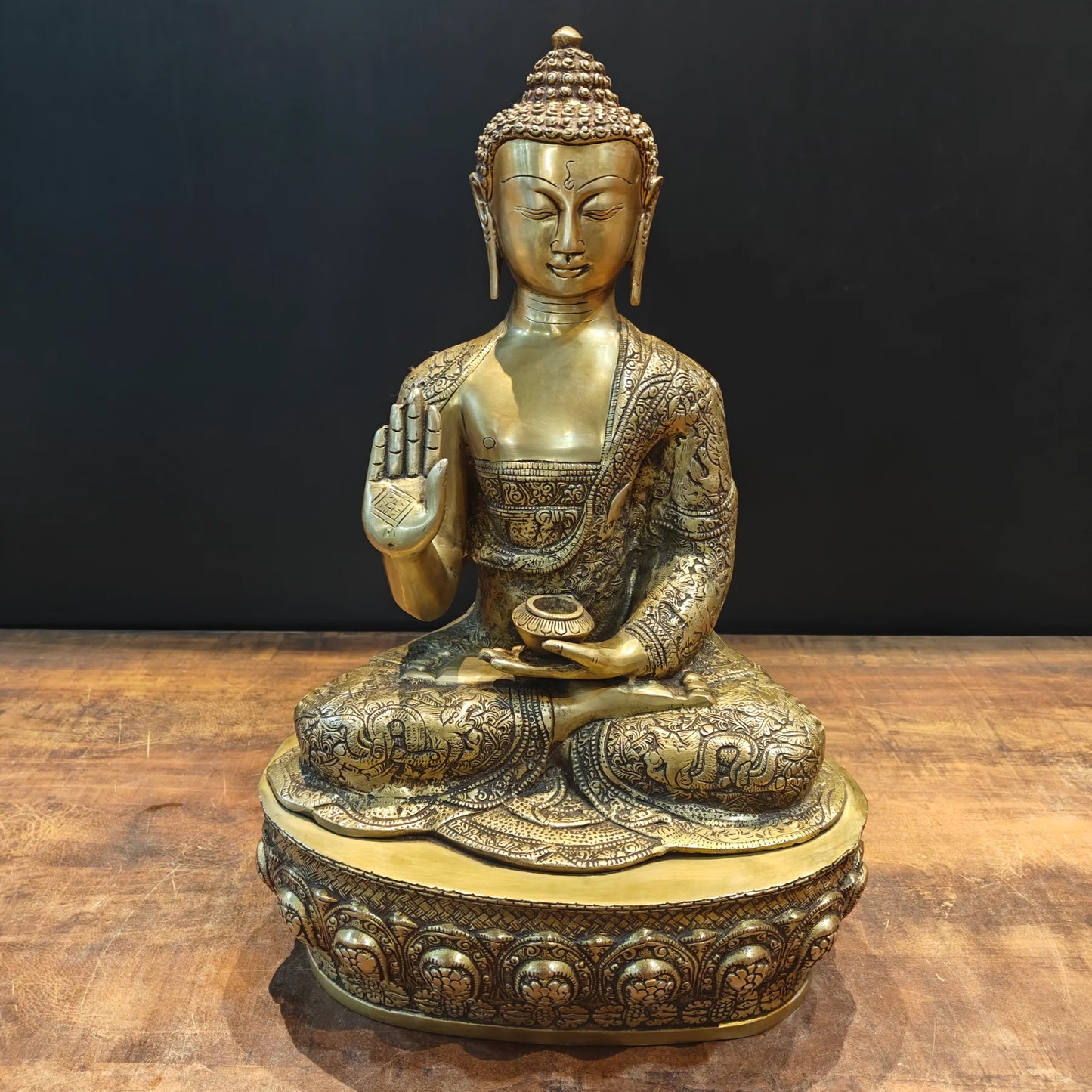 Brassaura® Brass Lord Buddha Idol | Premium Handcrafted Seated Buddha Statue | Antique Finish | Home Temple, Meditation Room, Living Room & Spiritual Décor | Height 23 Inches | 17 Kg