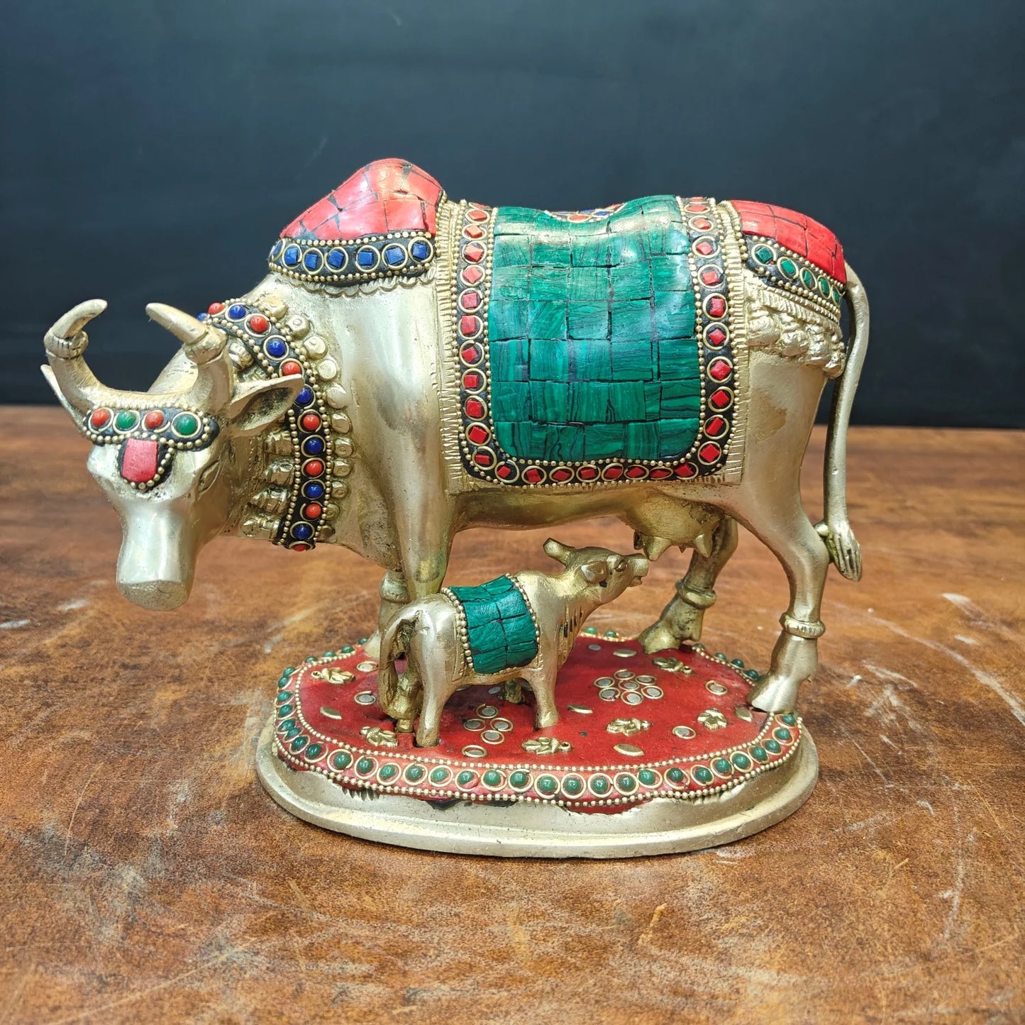 Brassaura® Handmade Brass Kamadhenu Cow with Calf Idol | Decorative Stone Inlay Gau Mata Statue for Home Temple, Pooja Room & Vastu | Sacred Brass Cow Murti | 7 Inch | 3.3 Kg