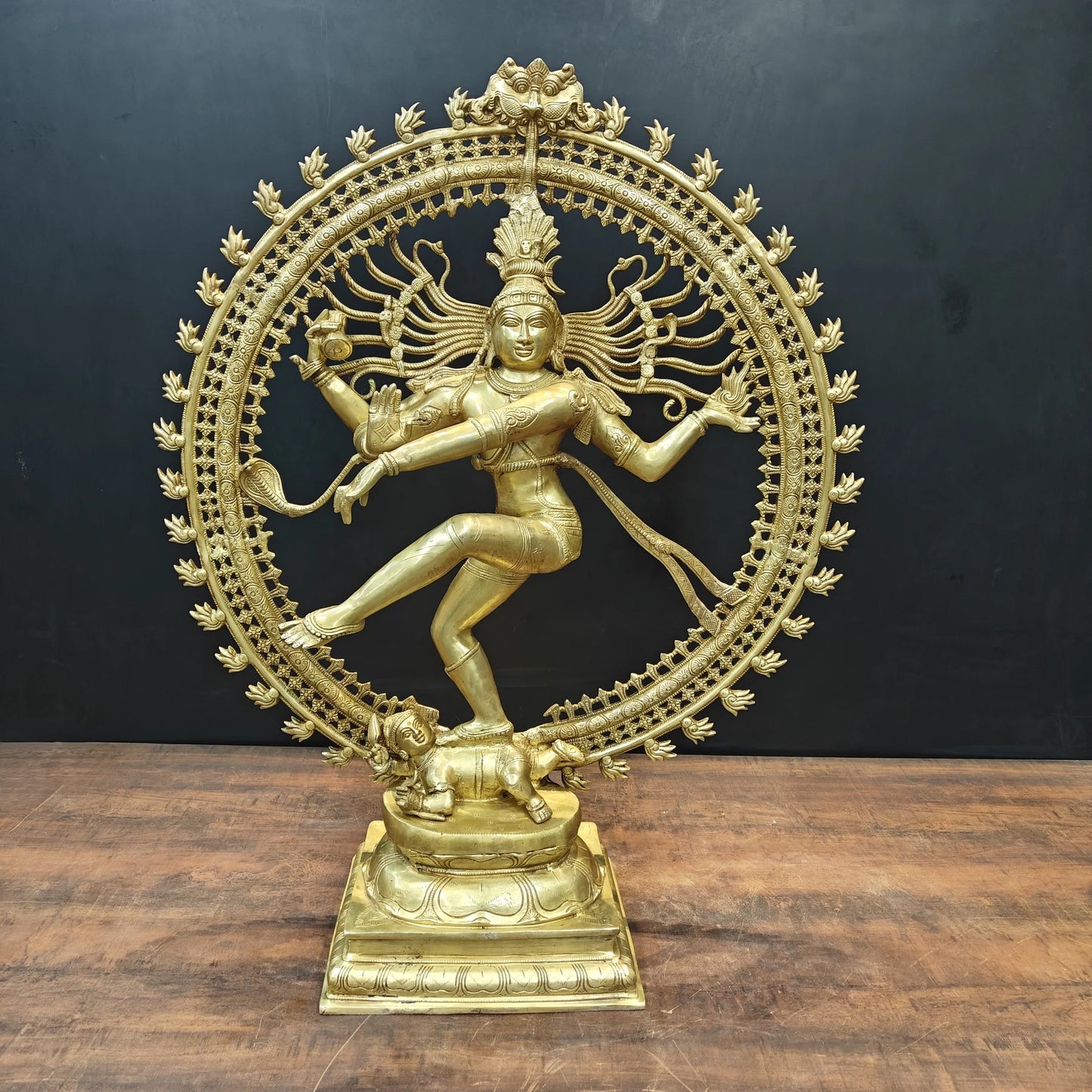 Brassaura® Brass Nataraja Statue | Lord Shiva Nataraj Dancing Idol with Prabhavali | Handcrafted Premium Brass Murti for Home Temple, Spiritual Décor & Gifting | 36 Inches | 32 Kg