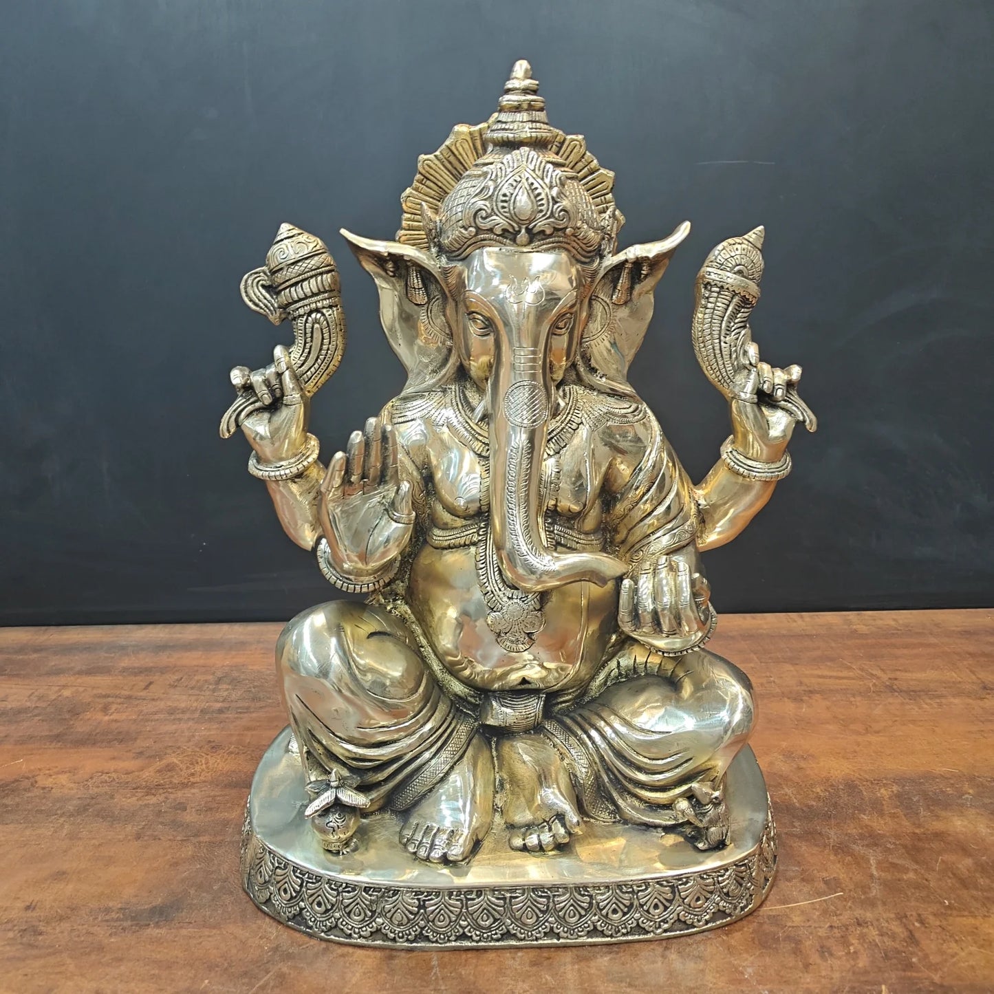 Brassaura® Handcrafted Brass Lord Ganesha Idol | Premium Ganpati Statue for Home Temple, Living Room & Office Décor | 21 Inches | 26 Kg