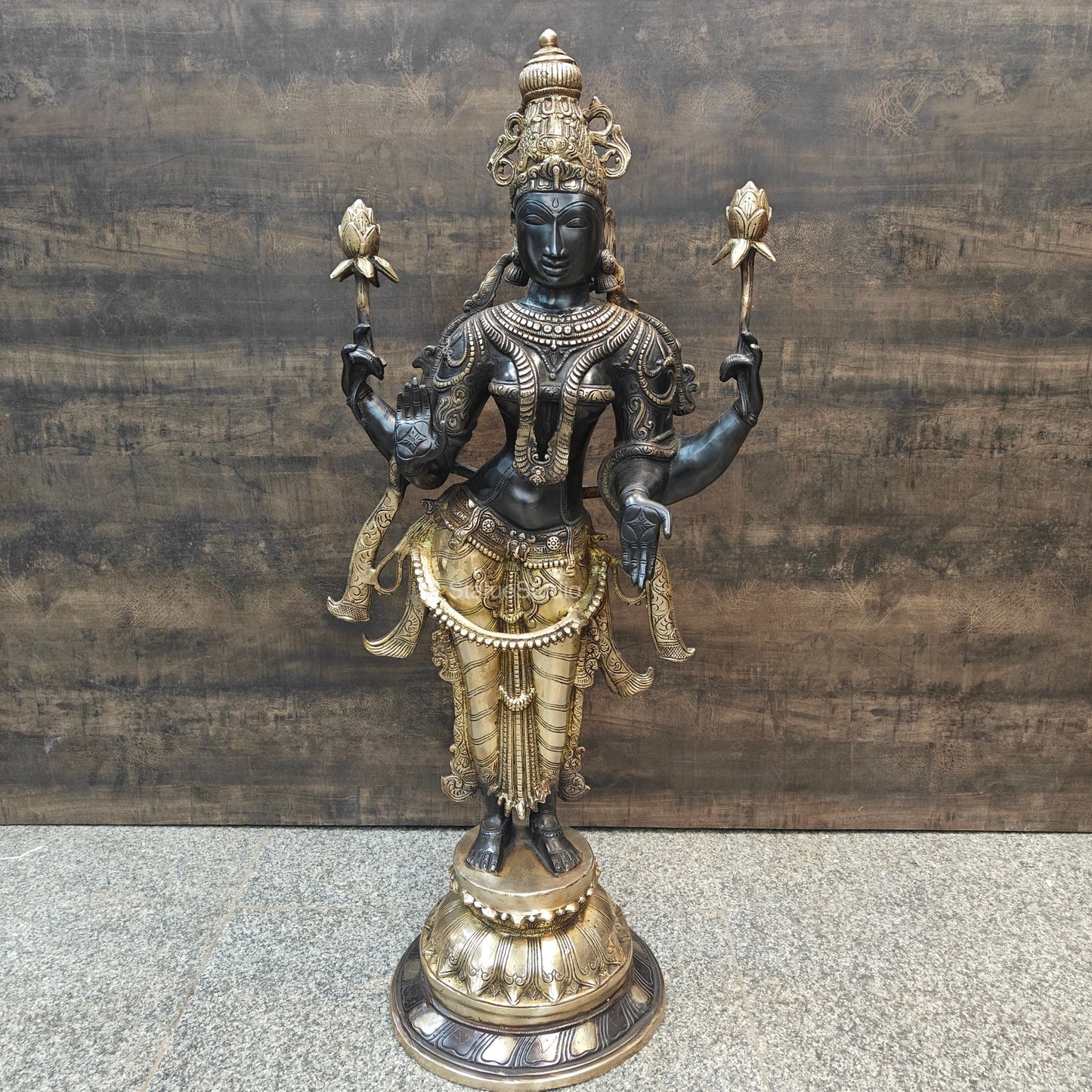 ब्रासोरा® वृंदावन वेणुगोपाल कृष्ण पीतल की प्रतिमा मोर के साथ | एंटीक नीला और सुनहरा रंग | ऊँचाई 20 इंच