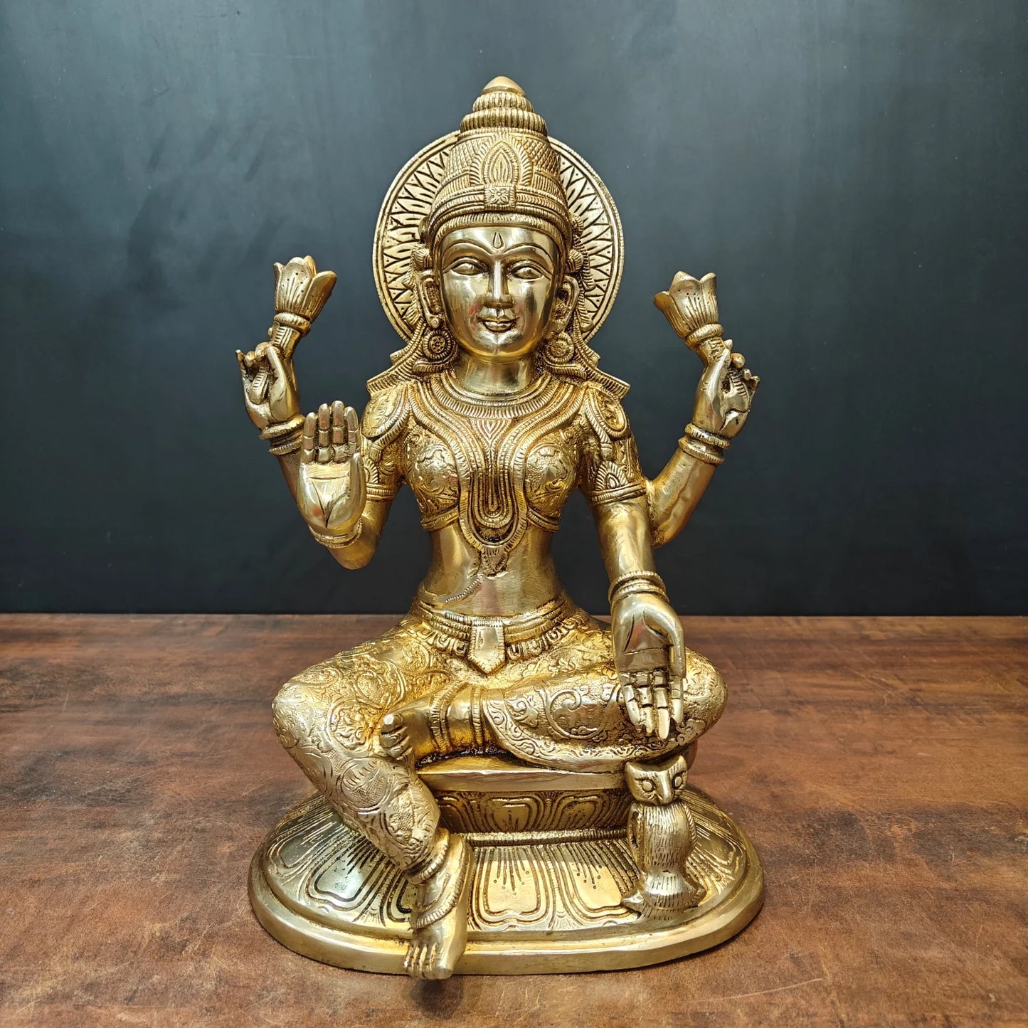 Brassaura® Brass Goddess Lakshmi Statue | Seated Maa Lakshmi Idol on Lotus Pedestal | Divine Brass Sculpture for Wealth, Prosperity & Home Temple Décor | 15 Inches | 13 Kg