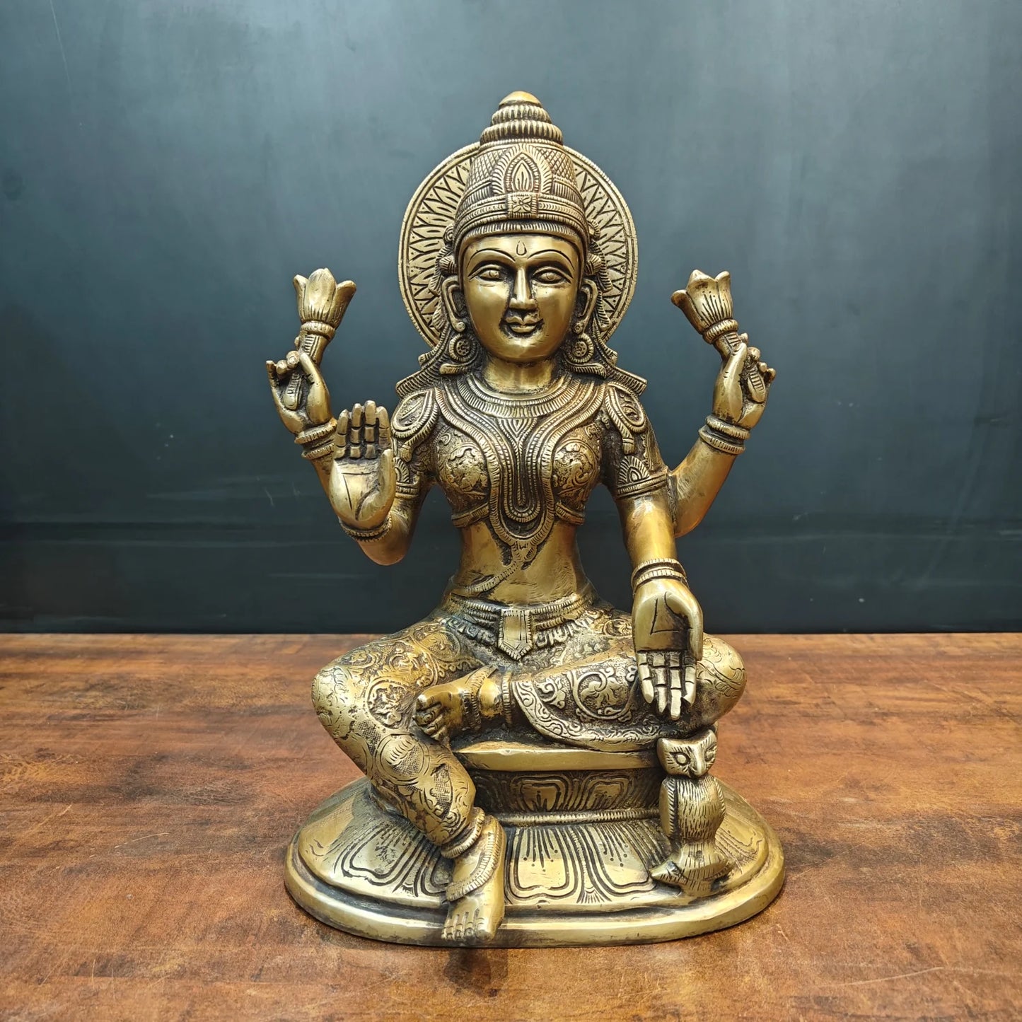 ब्रासोरा® वृंदावन वेणुगोपाल कृष्ण पीतल की प्रतिमा मोर के साथ | एंटीक नीला और सुनहरा रंग | ऊँचाई 20 इंच
