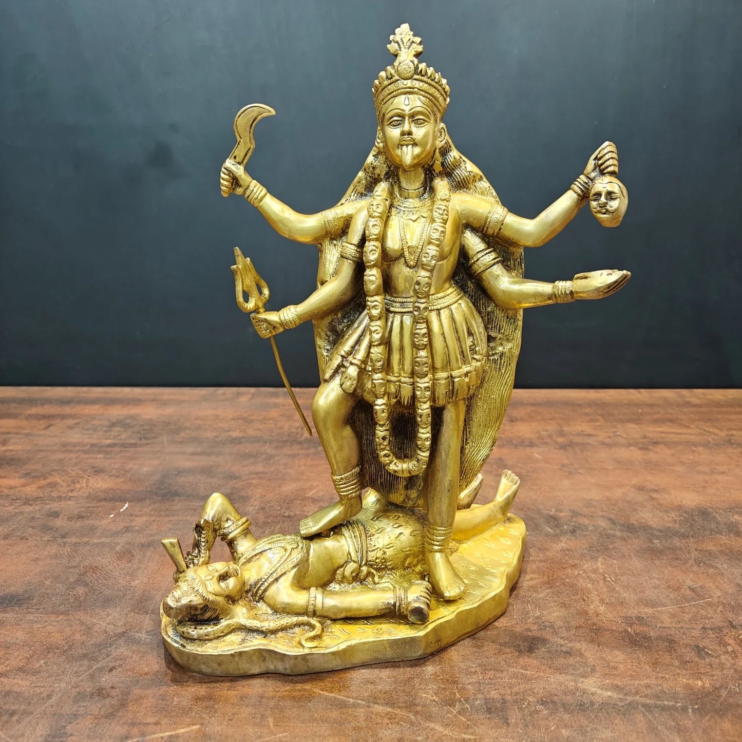 ब्रासोरा® वृंदावन वेणुगोपाल कृष्ण पीतल की प्रतिमा मोर के साथ | एंटीक नीला और सुनहरा रंग | ऊँचाई 20 इंच