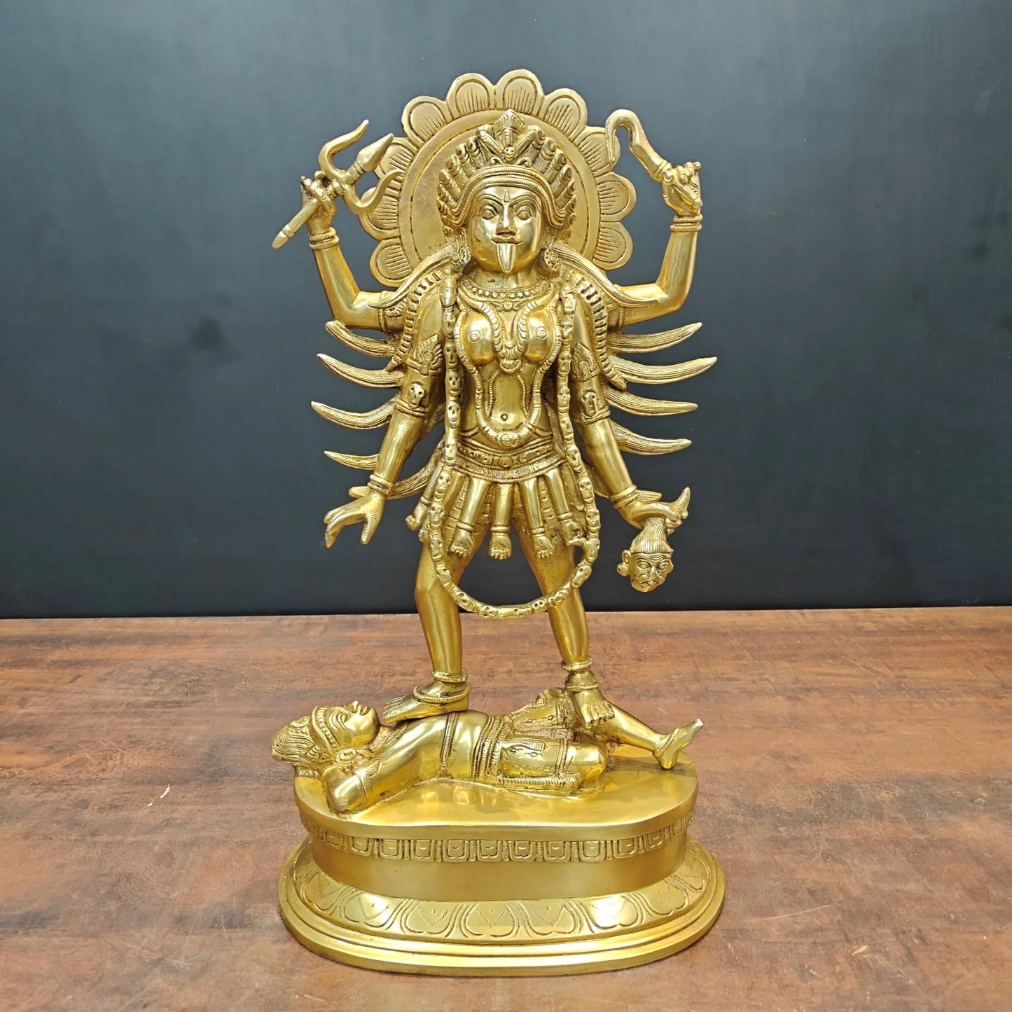 ब्रासोरा® वृंदावन वेणुगोपाल कृष्ण पीतल की प्रतिमा मोर के साथ | एंटीक नीला और सुनहरा रंग | ऊँचाई 20 इंच