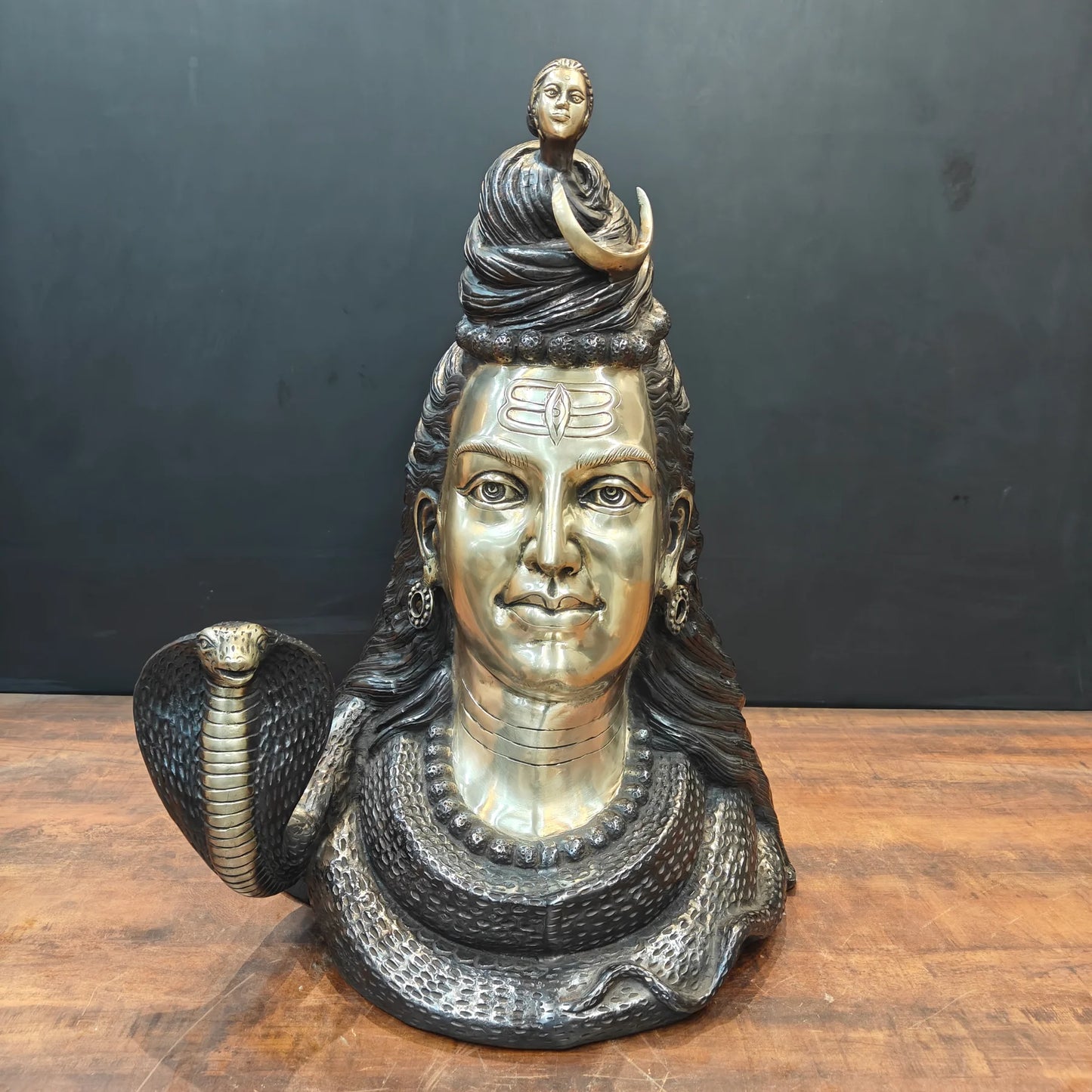 Brassaura® Brass Lord Shiva Face Idol | Mahadev Bust Statue with Cobra & Crescent Moon | Handcrafted Brass Shiv Murti for Home Temple, Spiritual Décor & Gifting | 27 Inches | 32 Kg