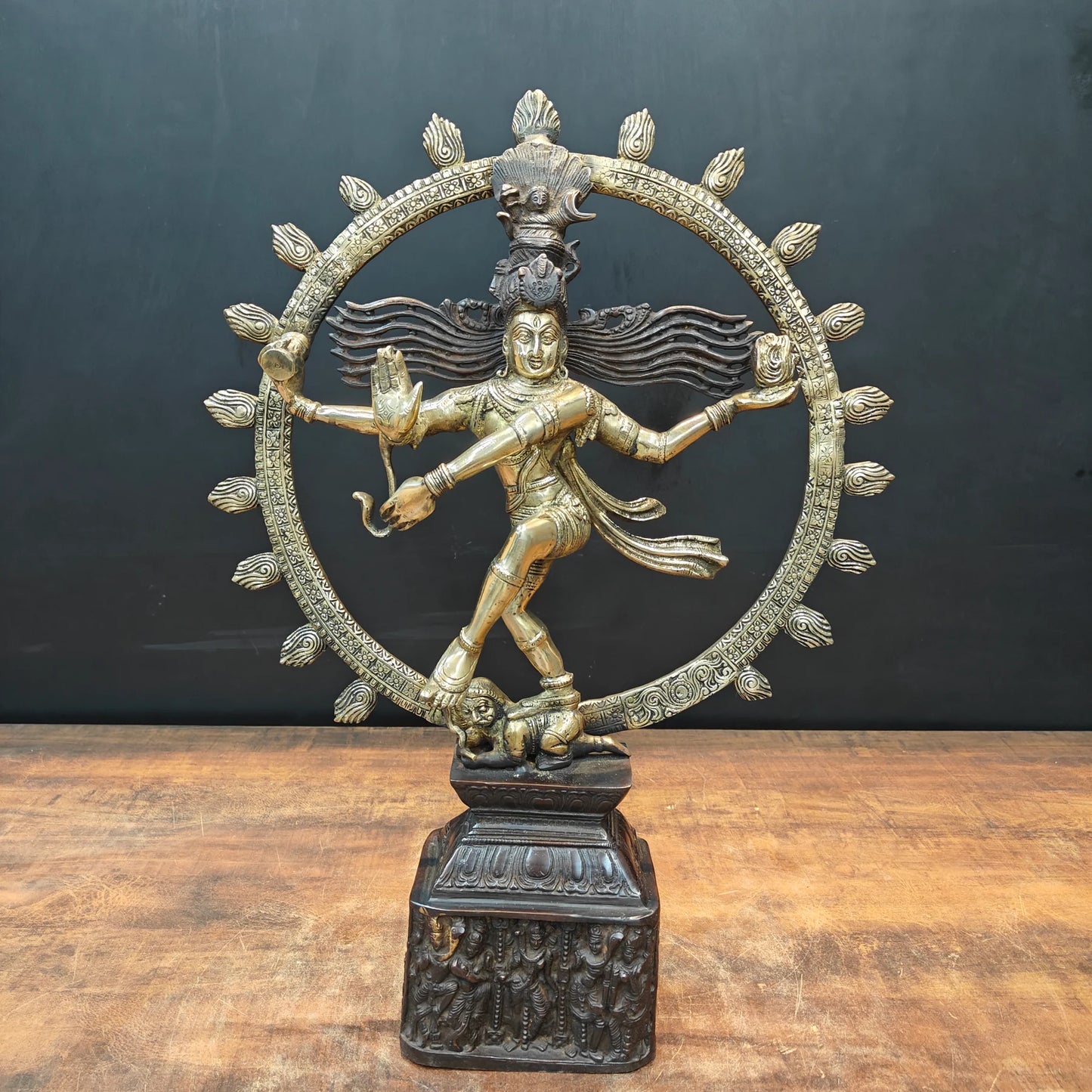 Brassaura® Brass Nataraja Idol with Prabhavali | Handcrafted Dancing Lord Shiva Statue | Premium Brass Shiva Murti for Home Temple, Spiritual Décor & Gifting | 22.5 Inches | 11 Kg
