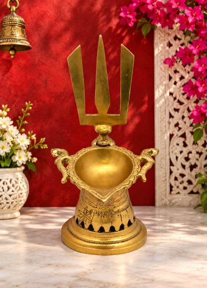 पीतल शिव त्रिशूल दीया वज़न 1.7 किलोग्राम और ऊंचाई 9 इंच