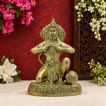 Brassaura® Hanuman Kneeling Pose with Open Chest Idol with Golden Finish | Pure Superfine Brass Handcrafted Murti | Brass Statue for Home Temple, Pooja Room | Height 5.2 Inches | Weight 1 Kg