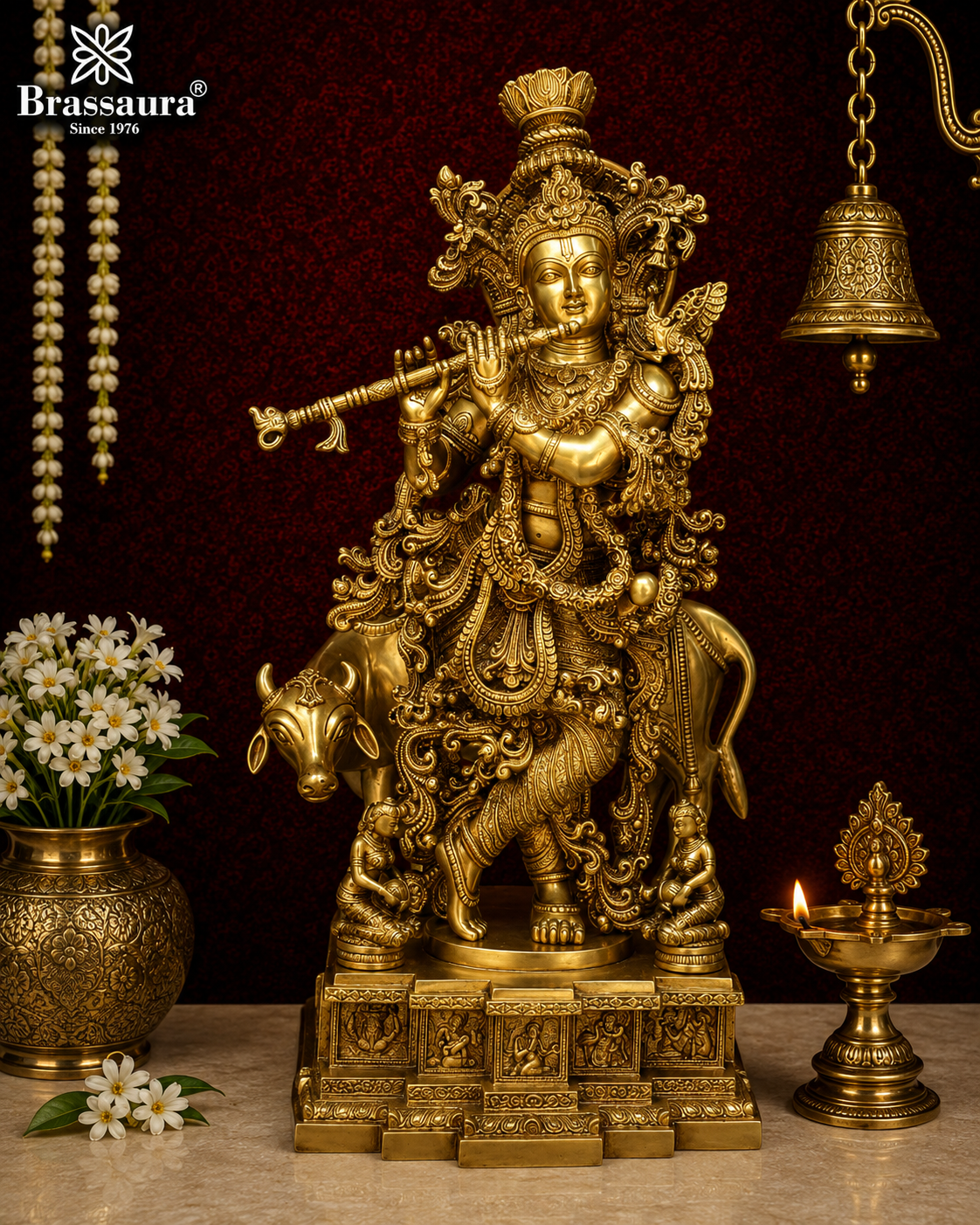 पीतल की गाय कृष्ण मूर्ति का वज़न 35 किलो और ऊँचाई 28 इंच