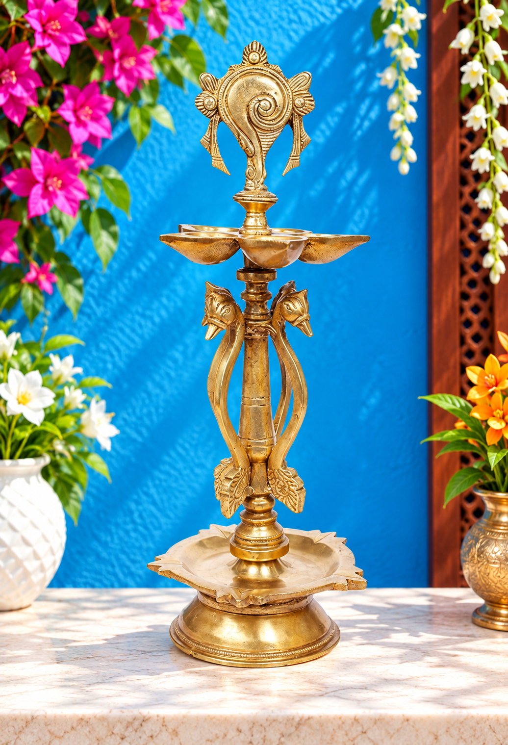 पीतल विष्णु शंख दीपम, घर की सजावट के लिए दीया, ऊंचाई 5.5 इंच और वज़न 3.1 किलोग्राम