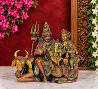 ब्रासोरा® वृंदावन वेणुगोपाल कृष्ण पीतल की प्रतिमा मोर के साथ | एंटीक नीला और सुनहरा रंग | ऊँचाई 20 इंच