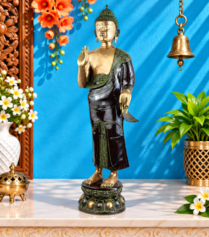 पीतल की आशीर्वाद मुद्रा में बुद्ध की मूर्ति, वज़न 34 किग्रा और ऊँचाई 50 इंच