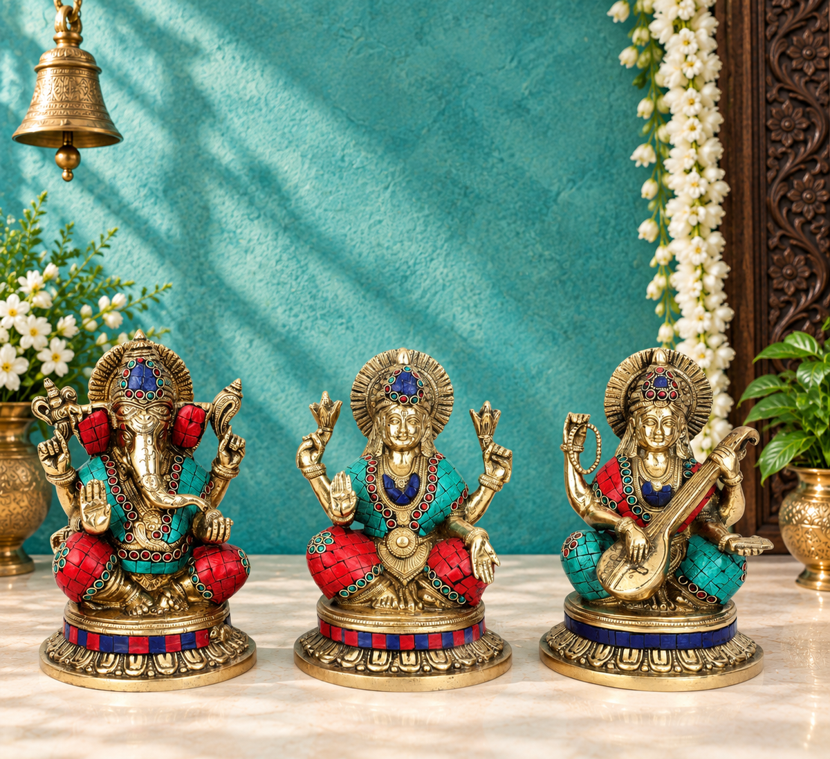 ब्रासौरा® ब्रास रत्न पत्थर वर्क लक्ष्मी गणेश सरस्वती मूर्ति - ऊंचाई 8.5 इंच | दिव्य त्रय प्रतिमा
