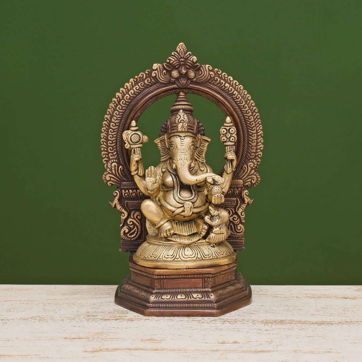 ब्रासोरा® वृंदावन वेणुगोपाल कृष्ण पीतल की प्रतिमा मोर के साथ | एंटीक नीला और सुनहरा रंग | ऊँचाई 20 इंच